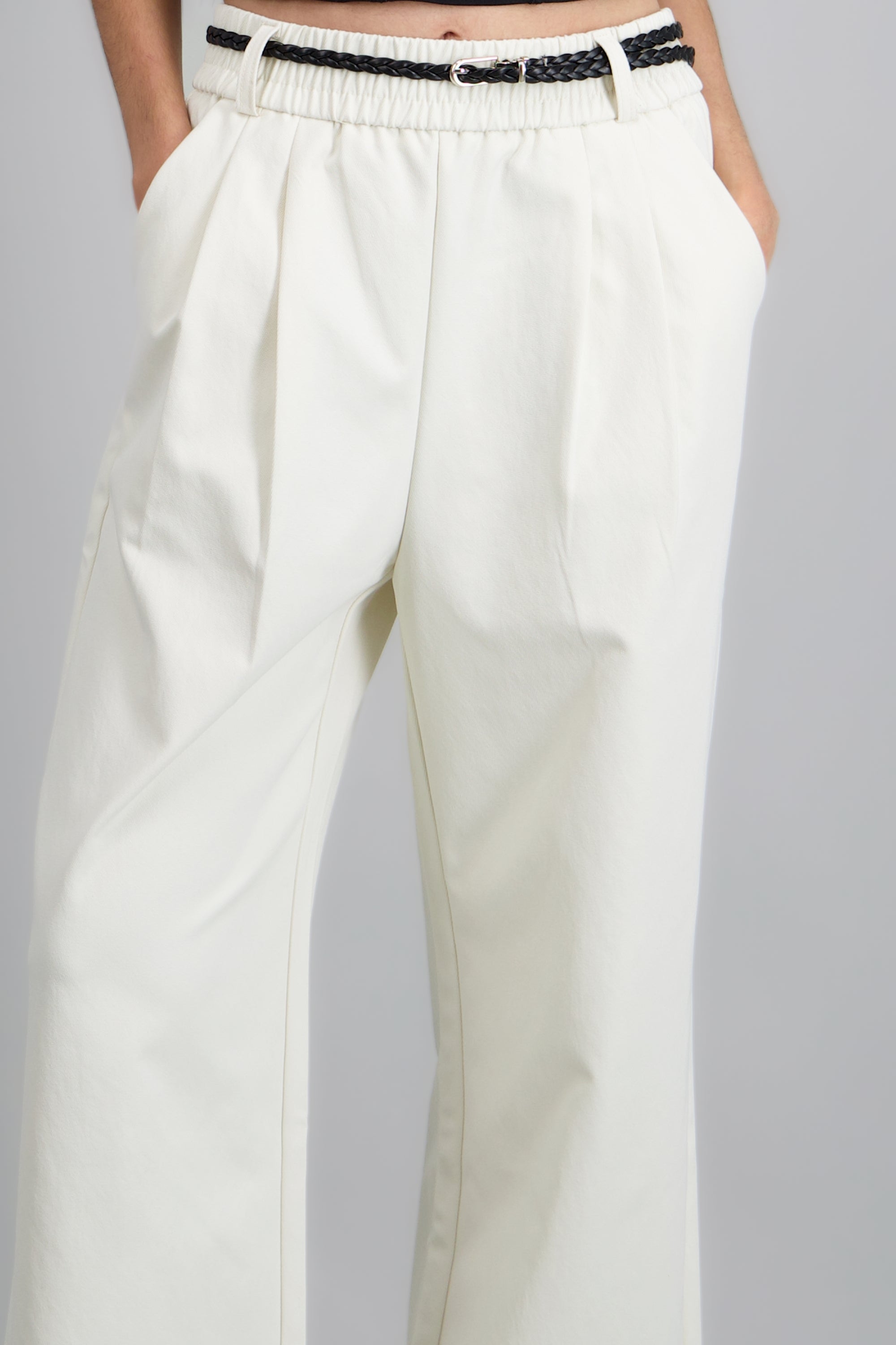 Pantalón recto con cinto delgado HUESO