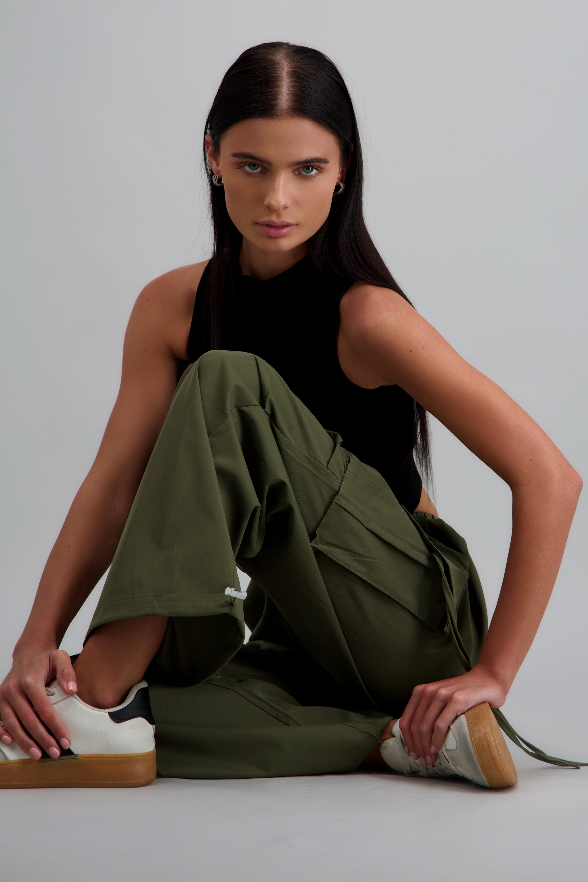 Pantalón cargo con jareta ajustable OLIVO