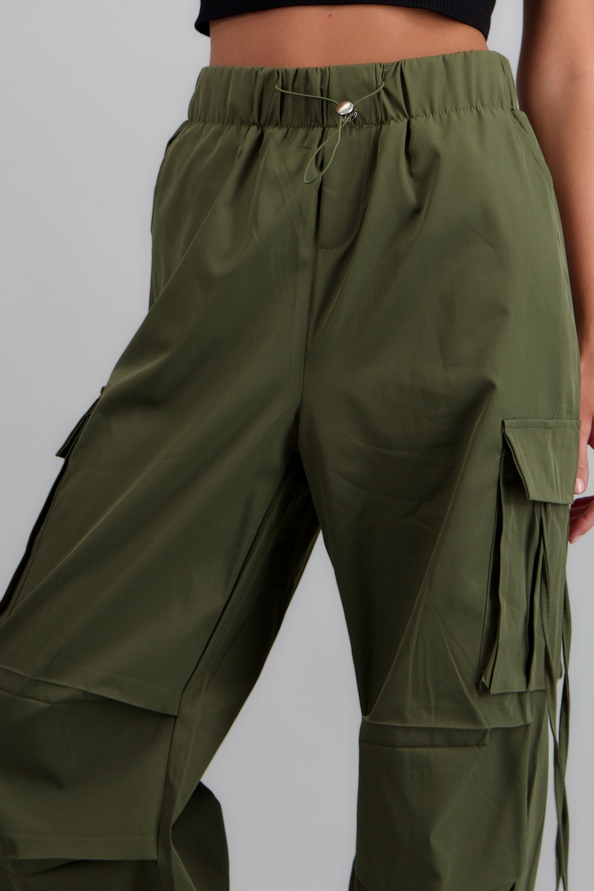 Pantalón cargo con jareta ajustable OLIVO