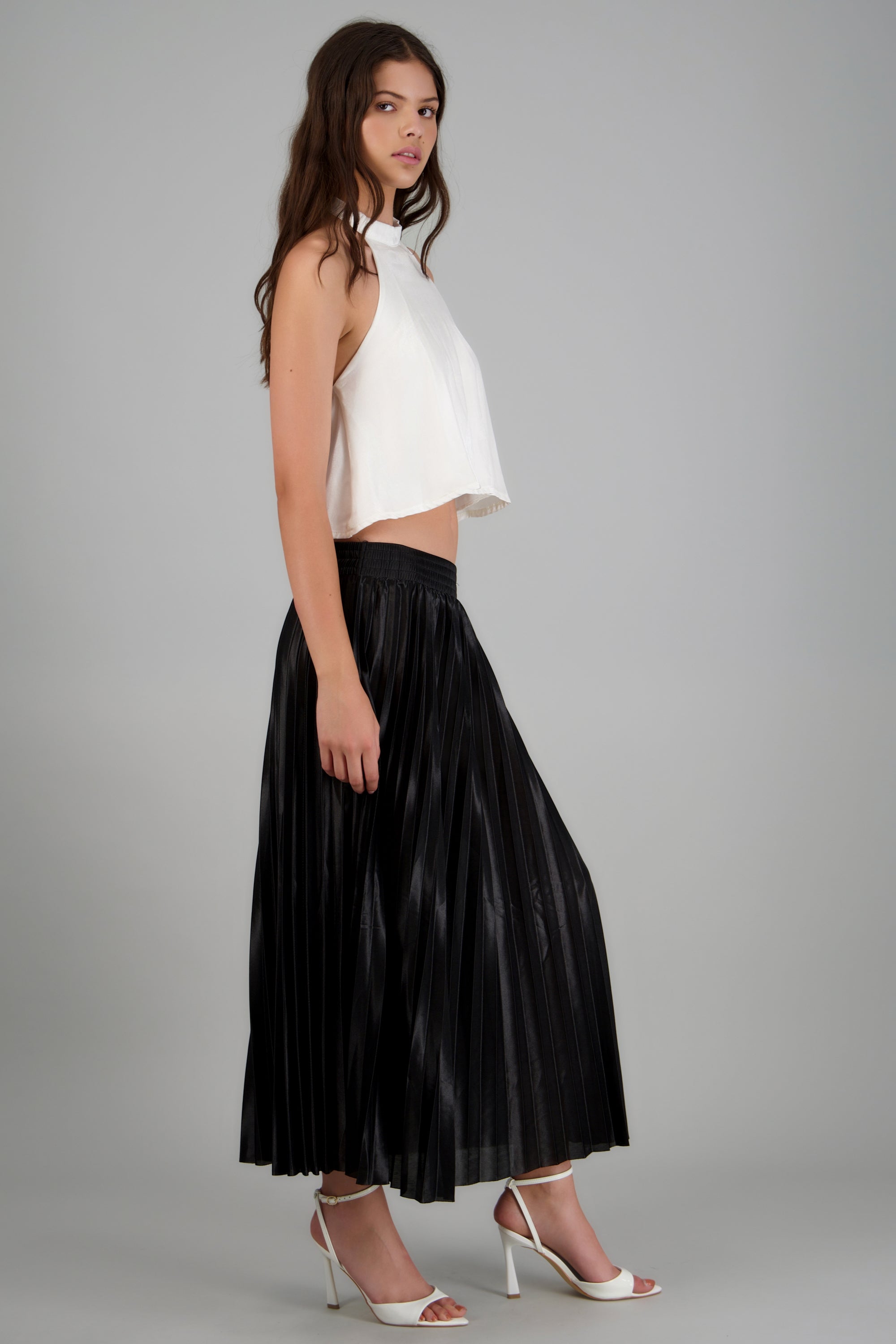 Falda midi plisada satinada NEGRO