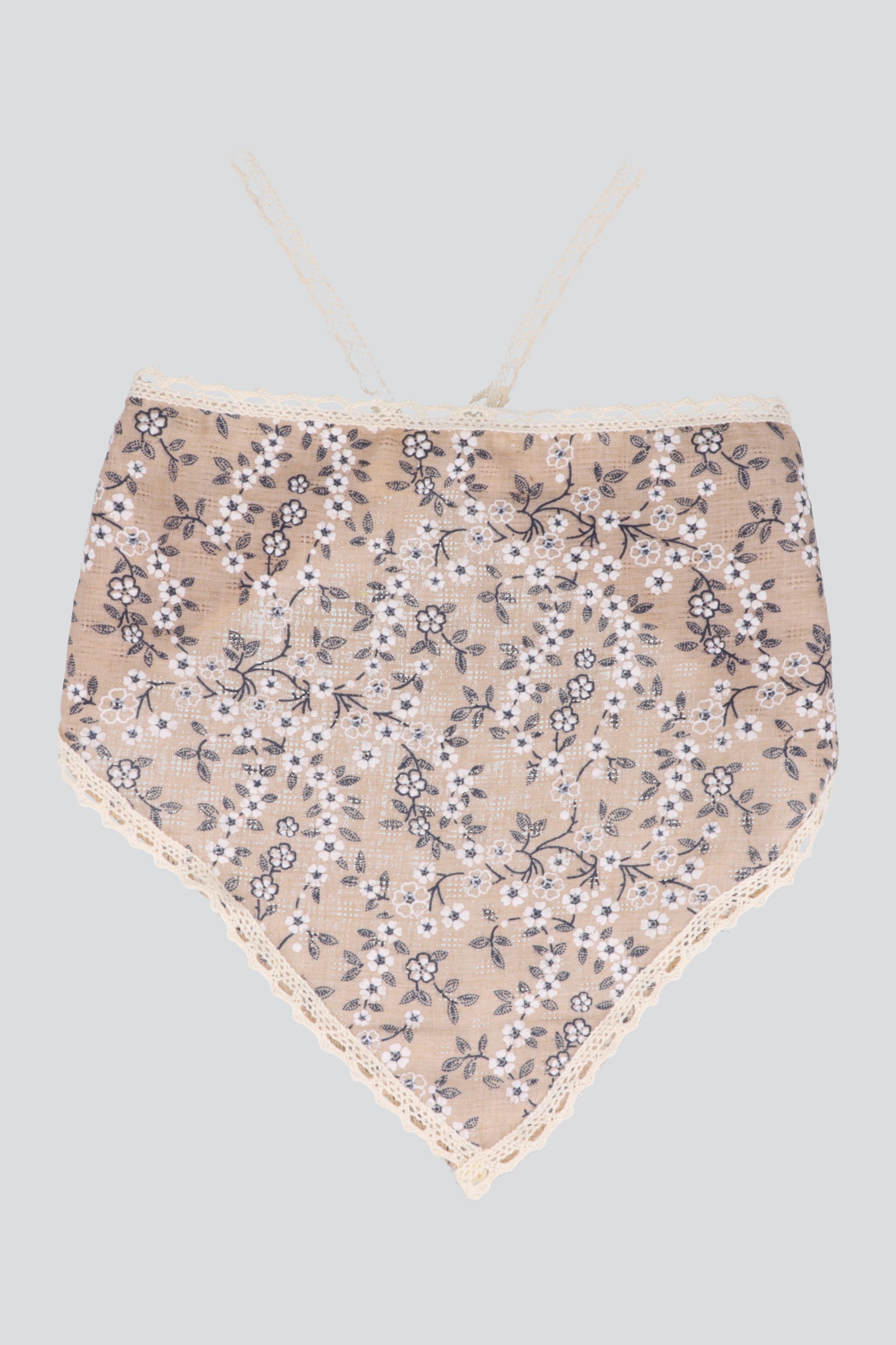 Pañuelo triángulo flores bordadas