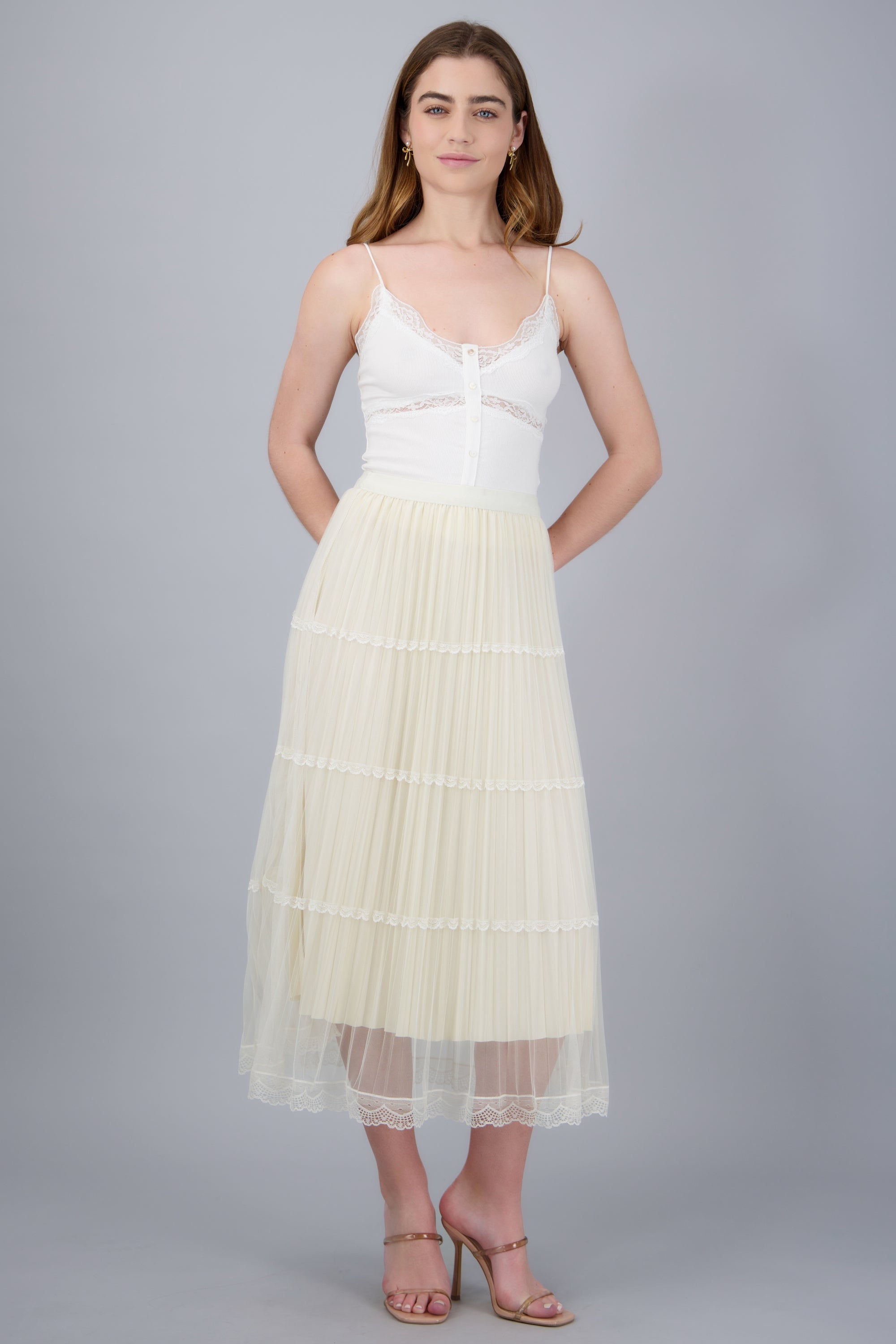 Falda midi cortes plisada CREMA
