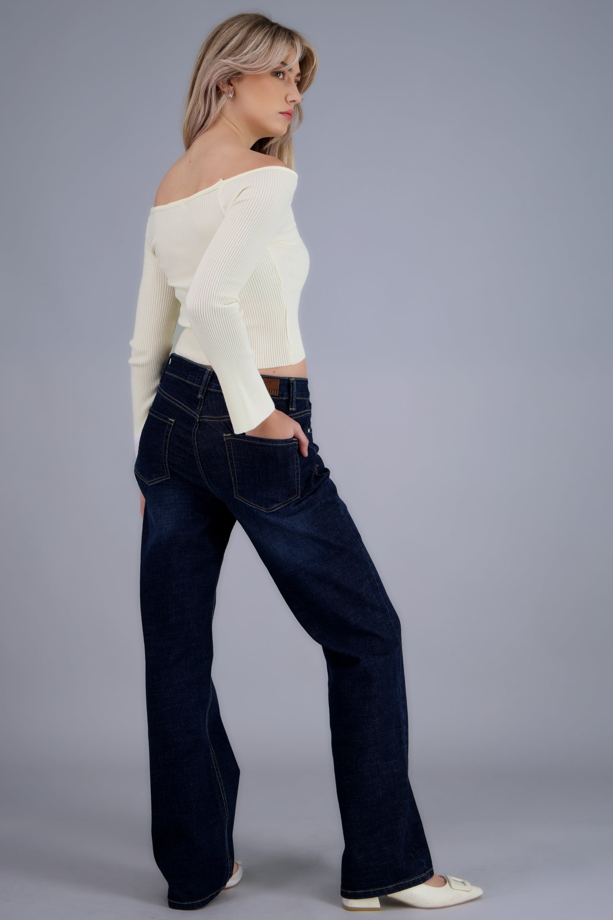 Jeans straight tiro medio DARK WASH