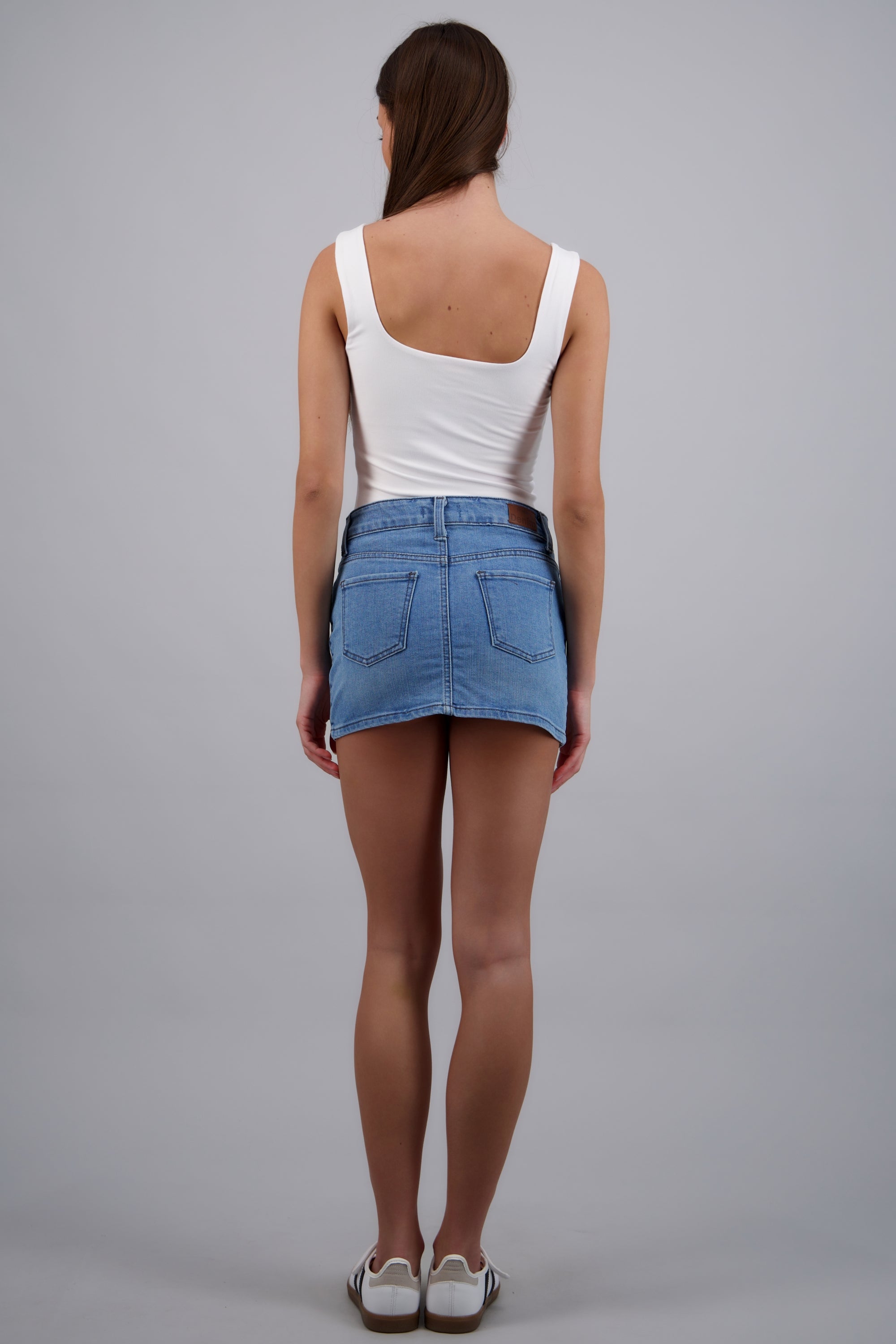 Falda recta basica MEDIUM WASH