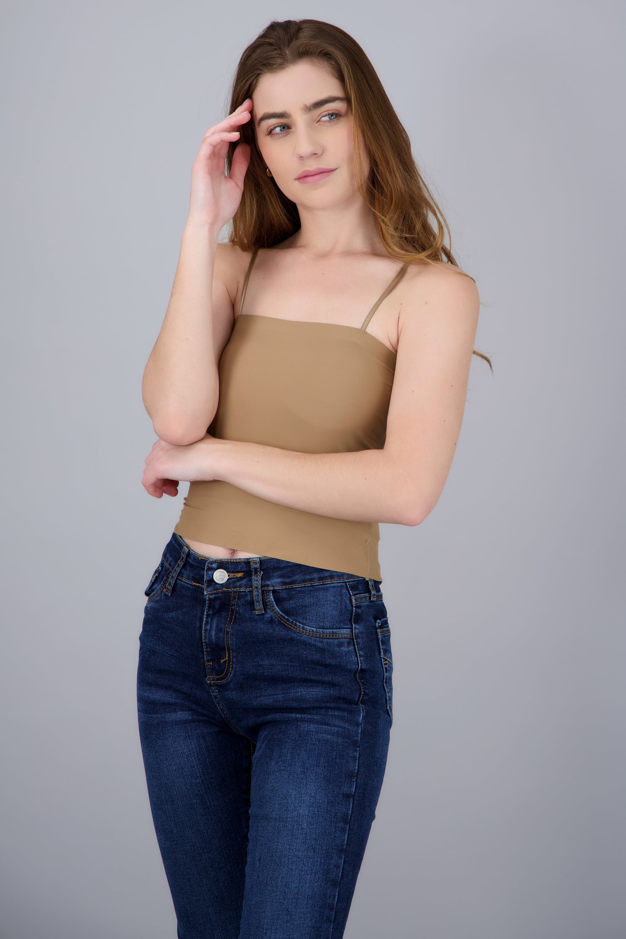 Top tirantes con copas BEIGE