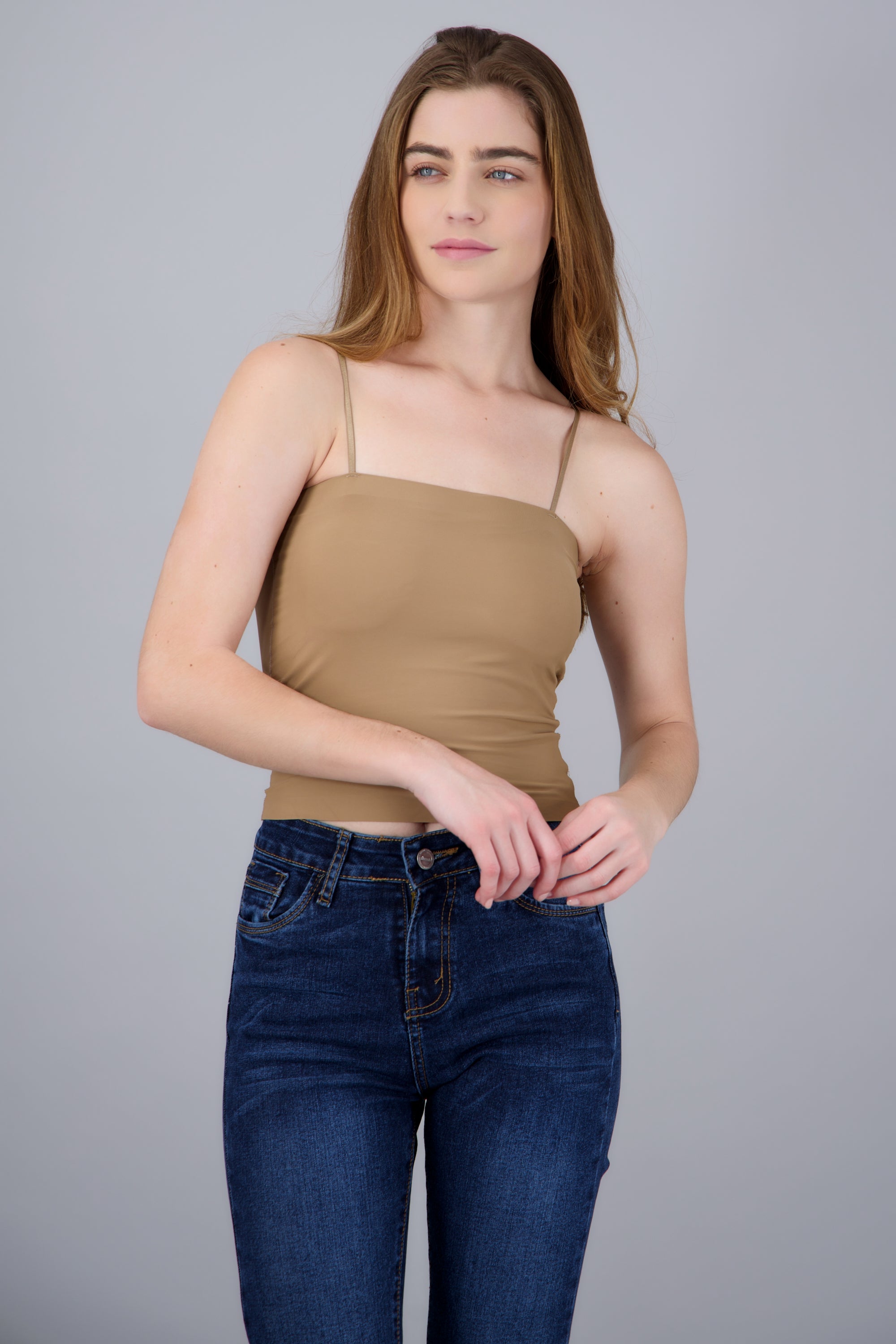 Top tirantes con copas BEIGE