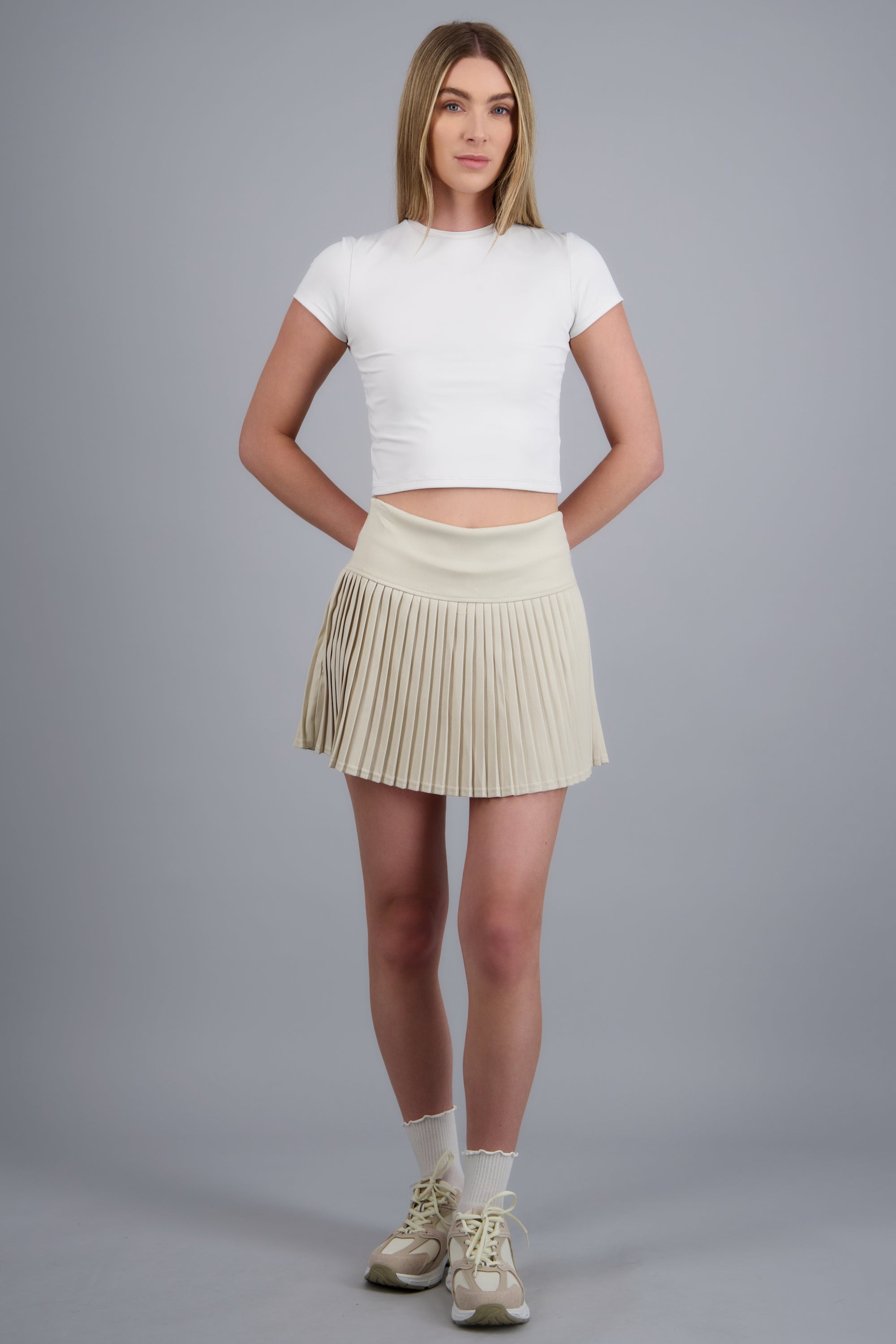 Falda plisada de talle alto BEIGE