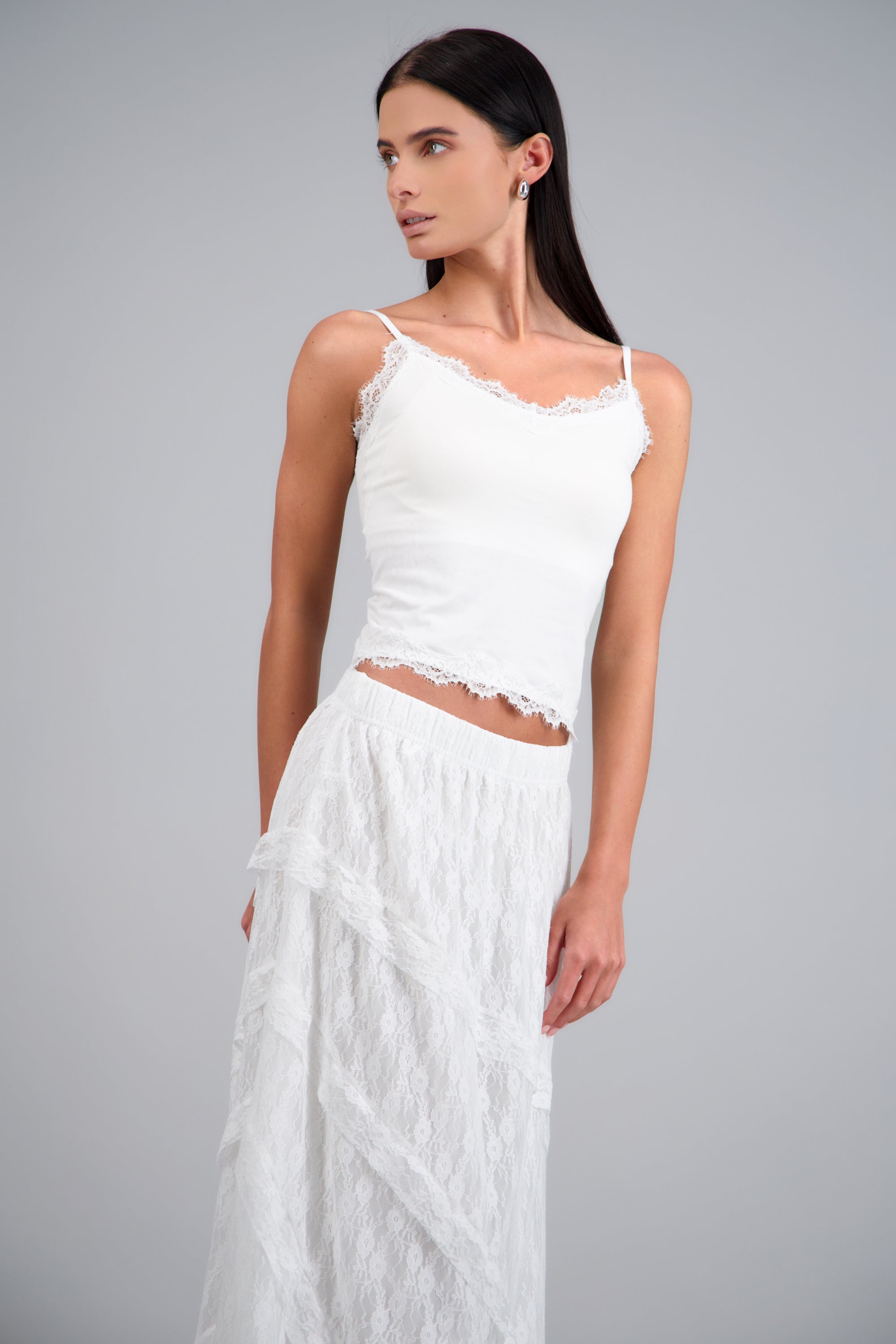 Top tirantes encaje con copas CREMA