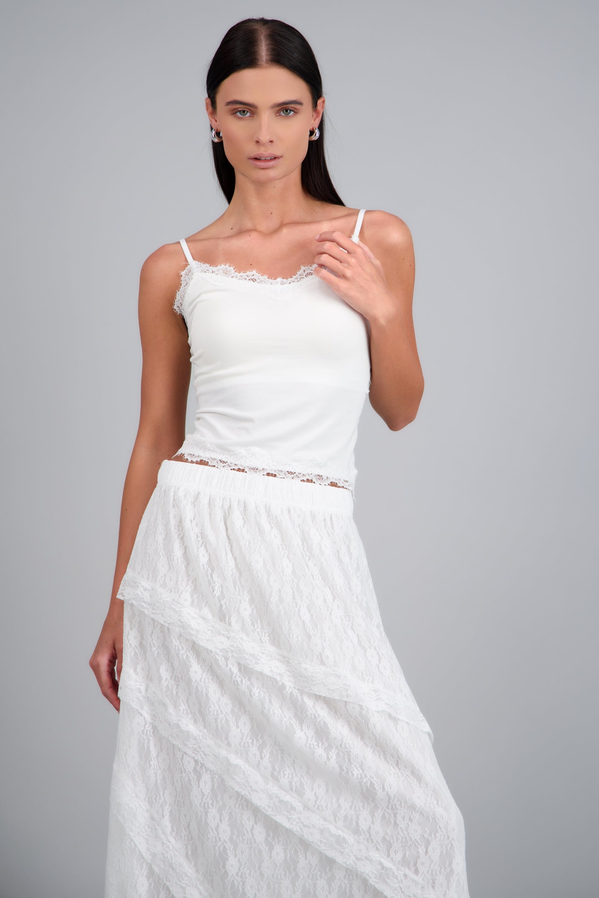 Top tirantes encaje con copas CREMA