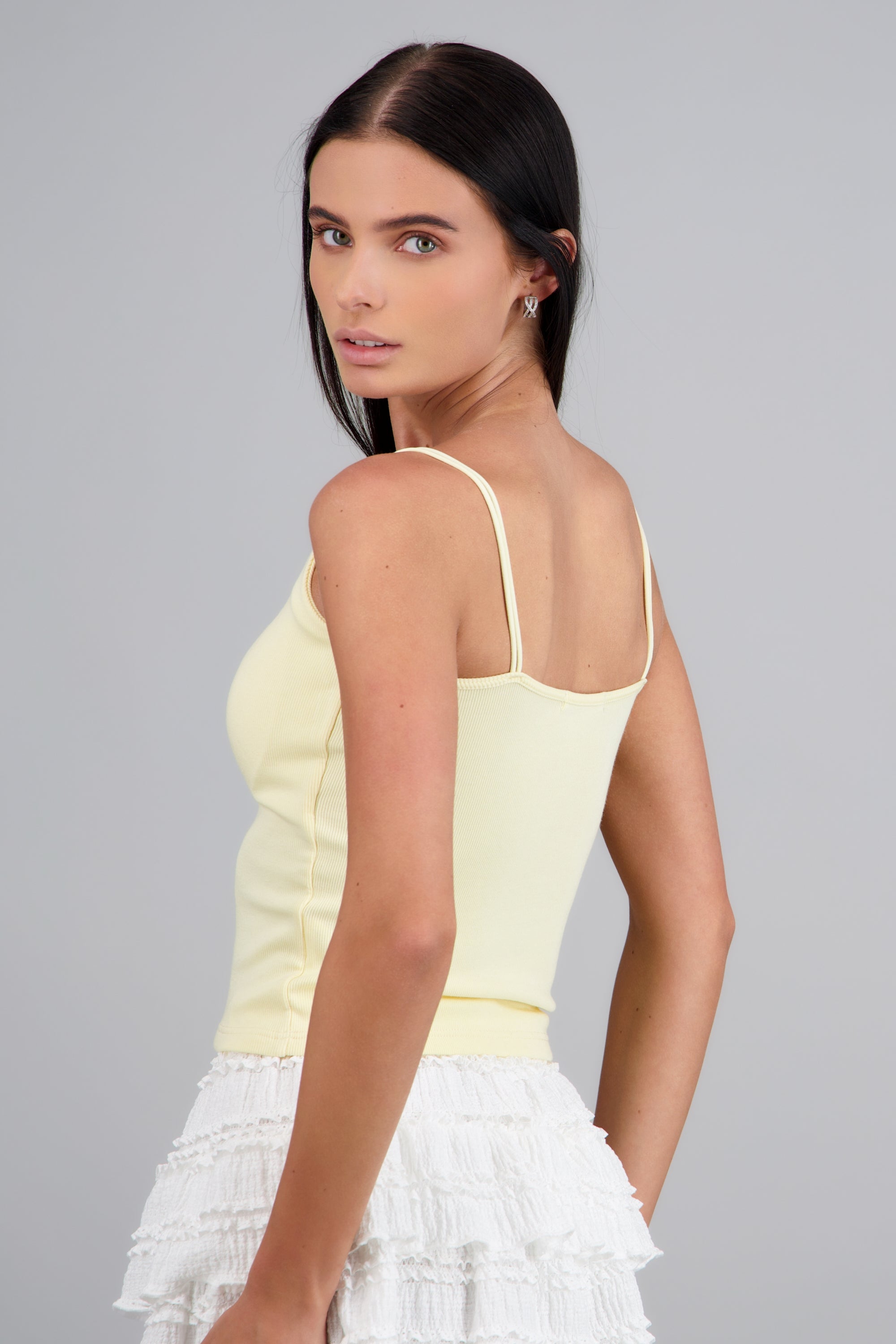 Top tirantes detalle encaje AMARILLO PASTEL