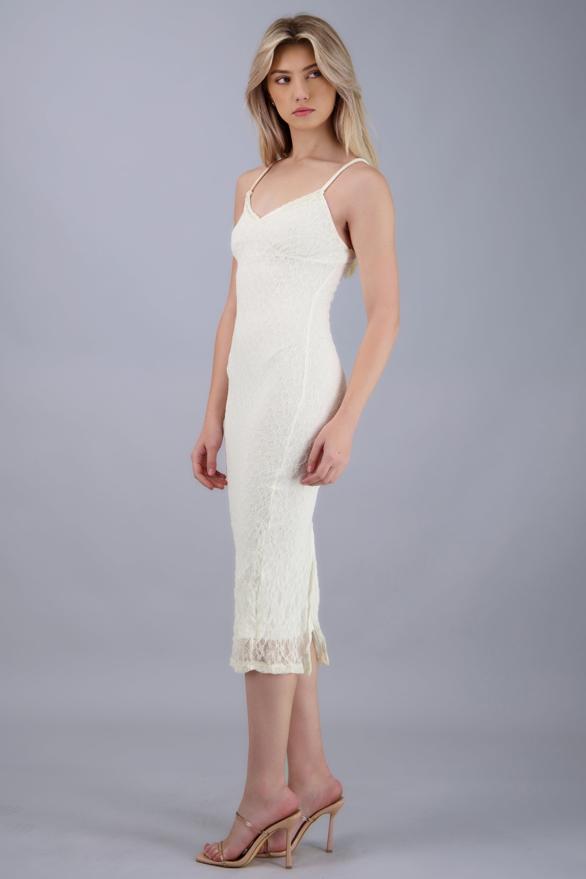 Vestido maxi tirantes detalle escote CREMA