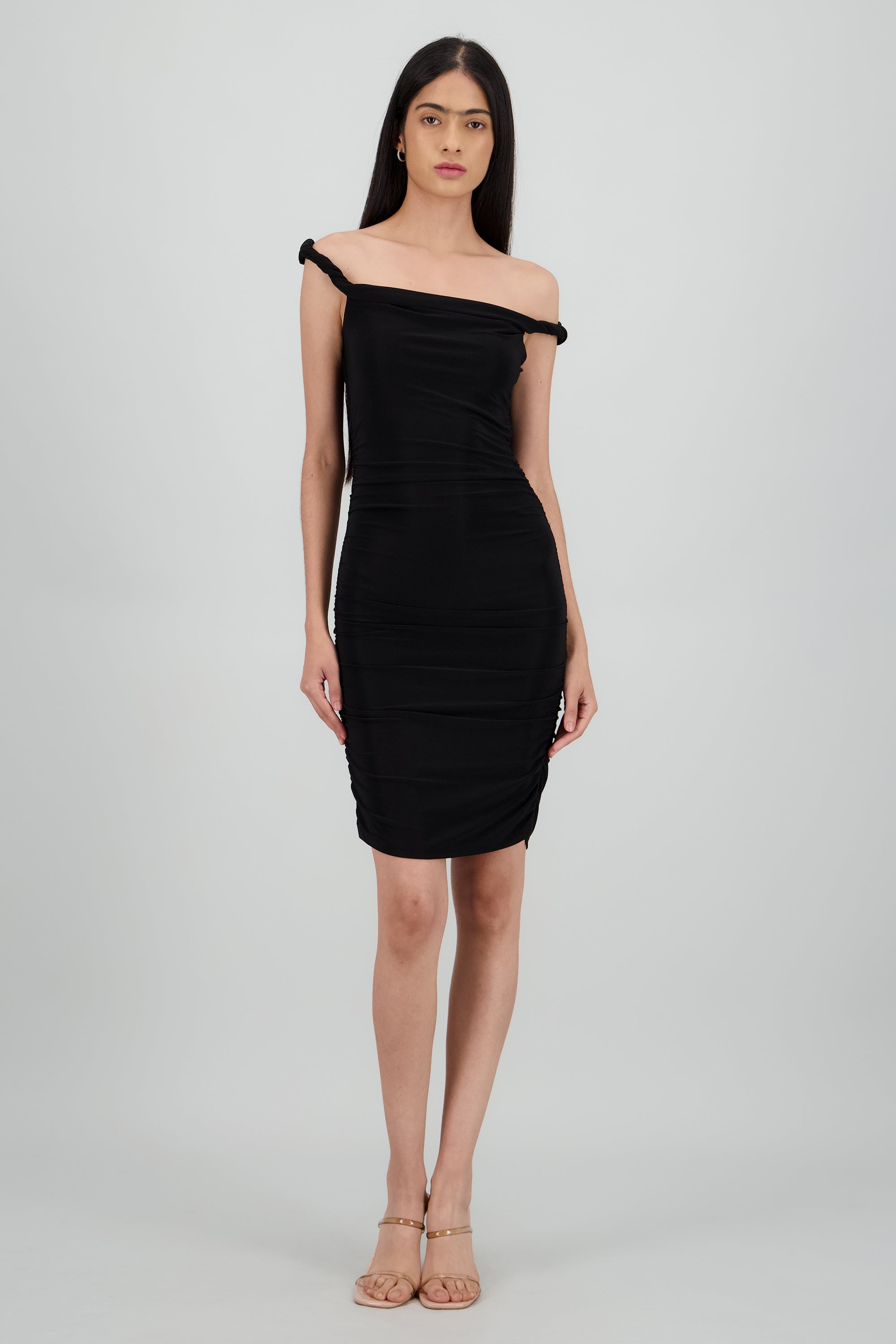 Vestido mini detalle tirantes torcidos NEGRO