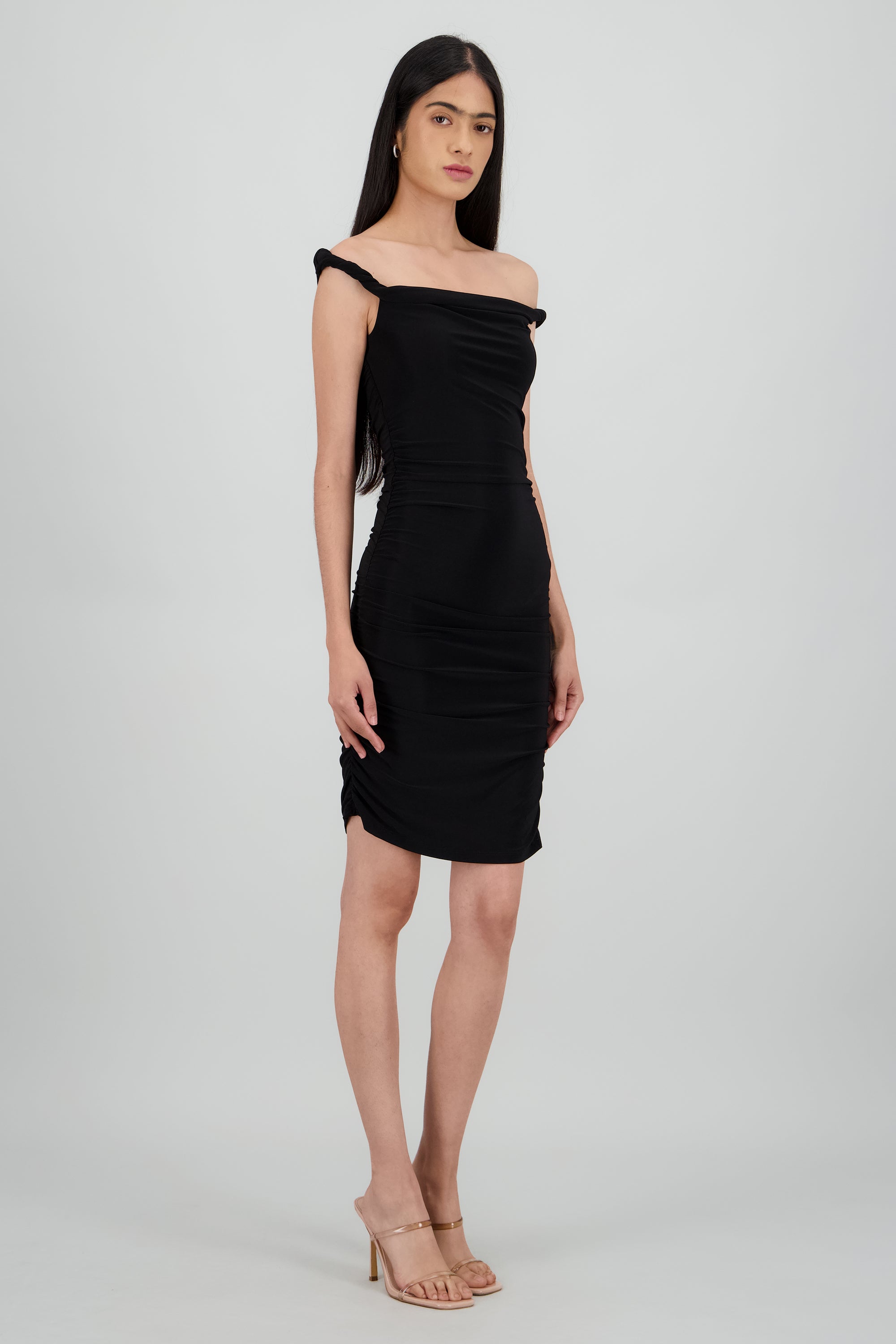 Vestido mini detalle tirantes torcidos NEGRO