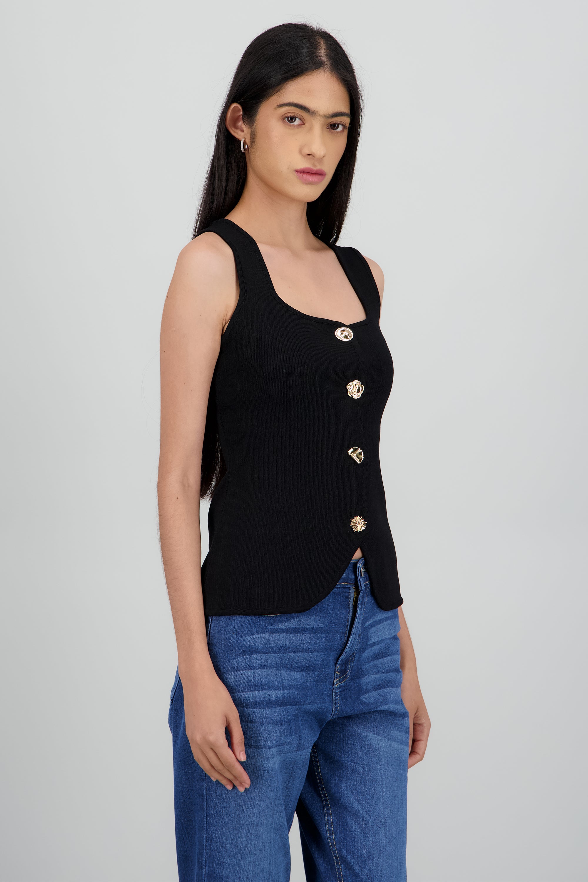 top tejido detalle botones NEGRO