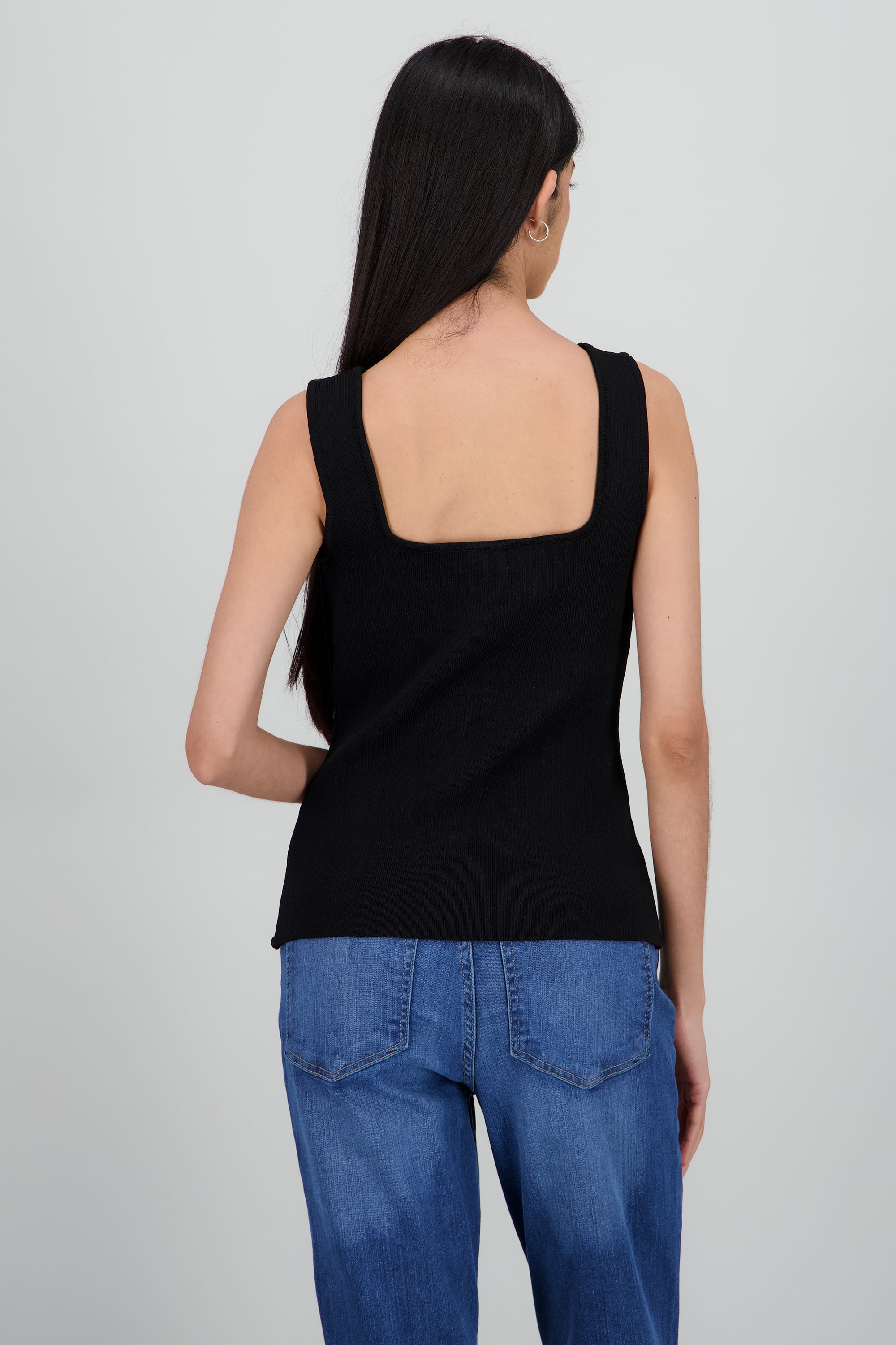 top tejido detalle botones NEGRO