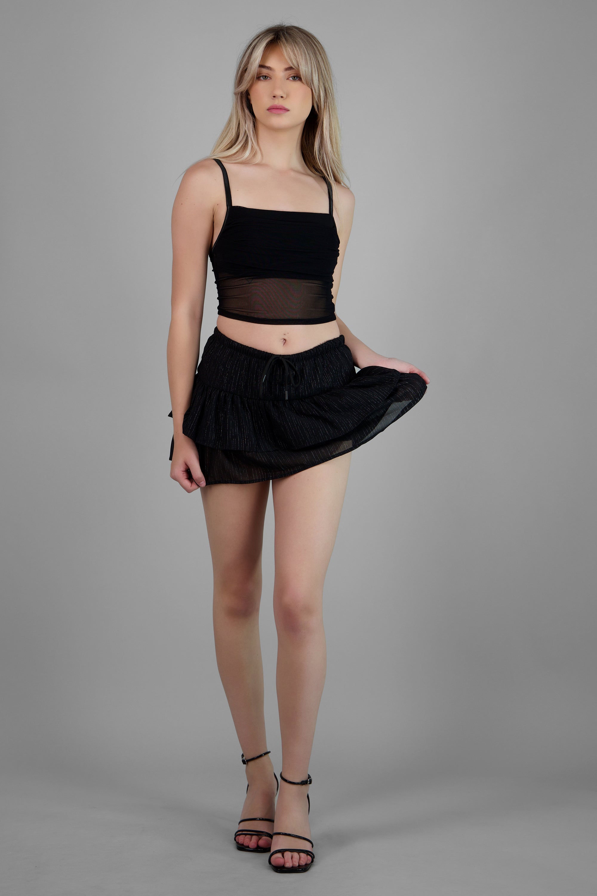 Falda short mini con olanes NEGRO