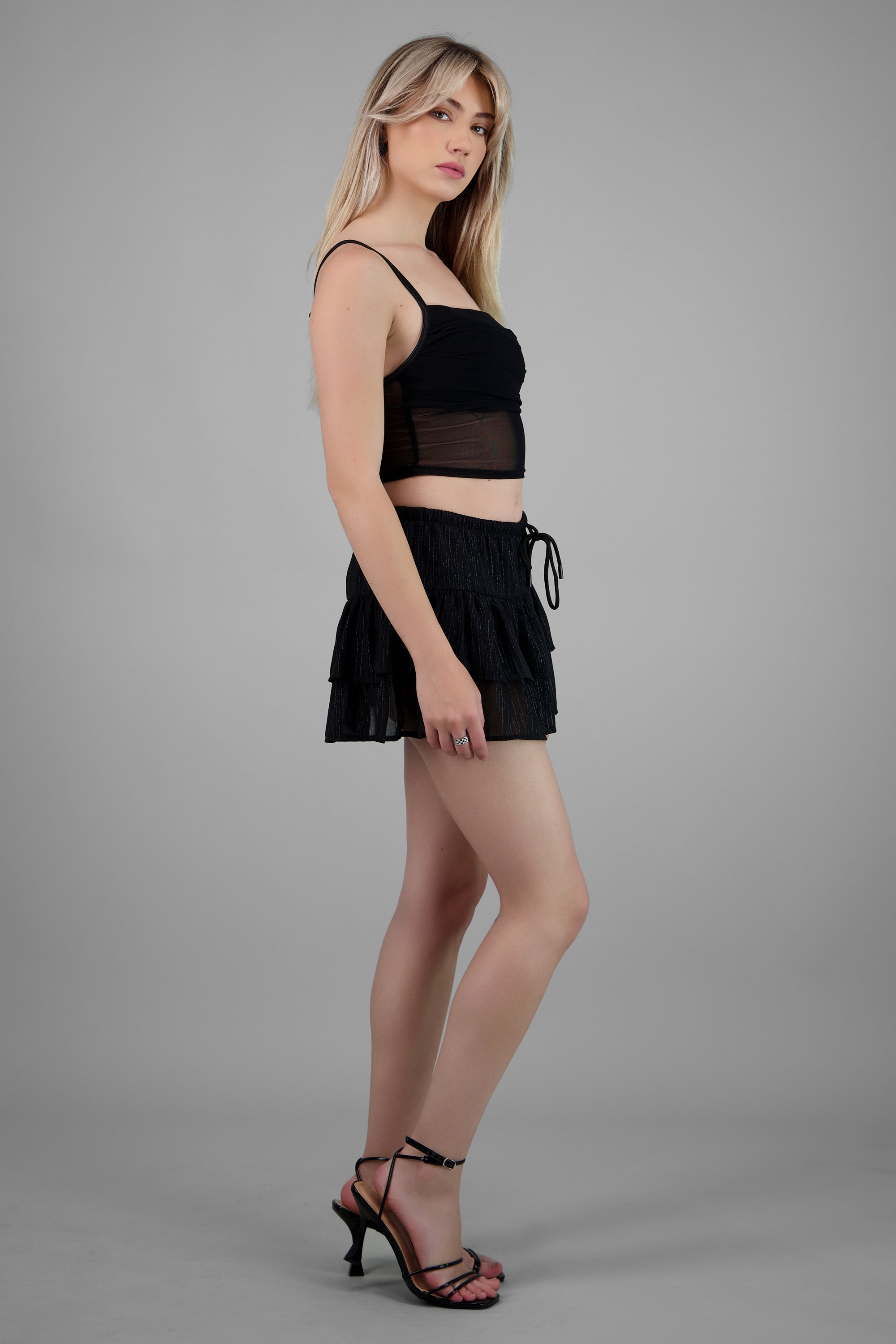 Falda short mini con olanes NEGRO