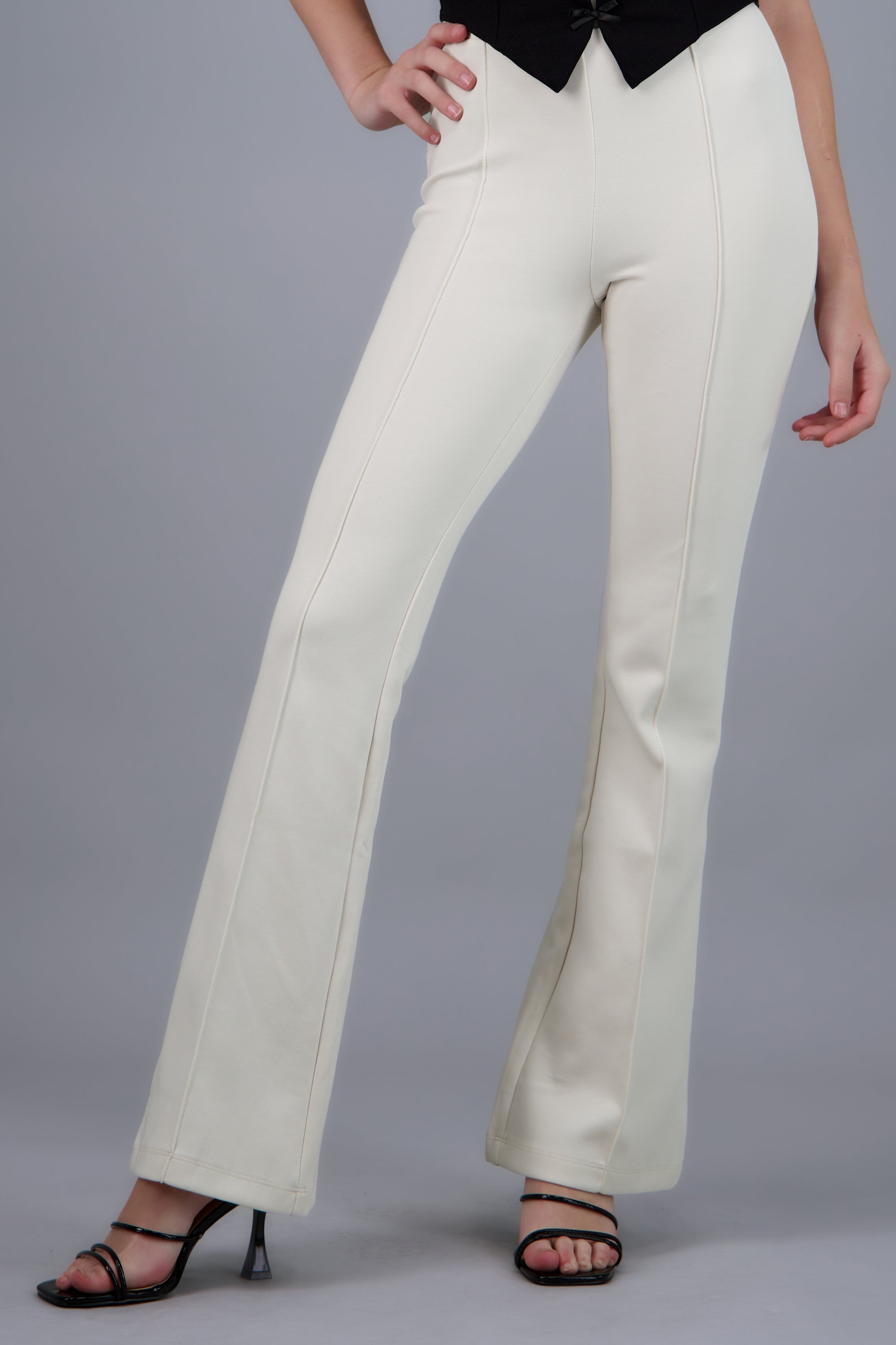 Pantalon corte flare linea BLANCO