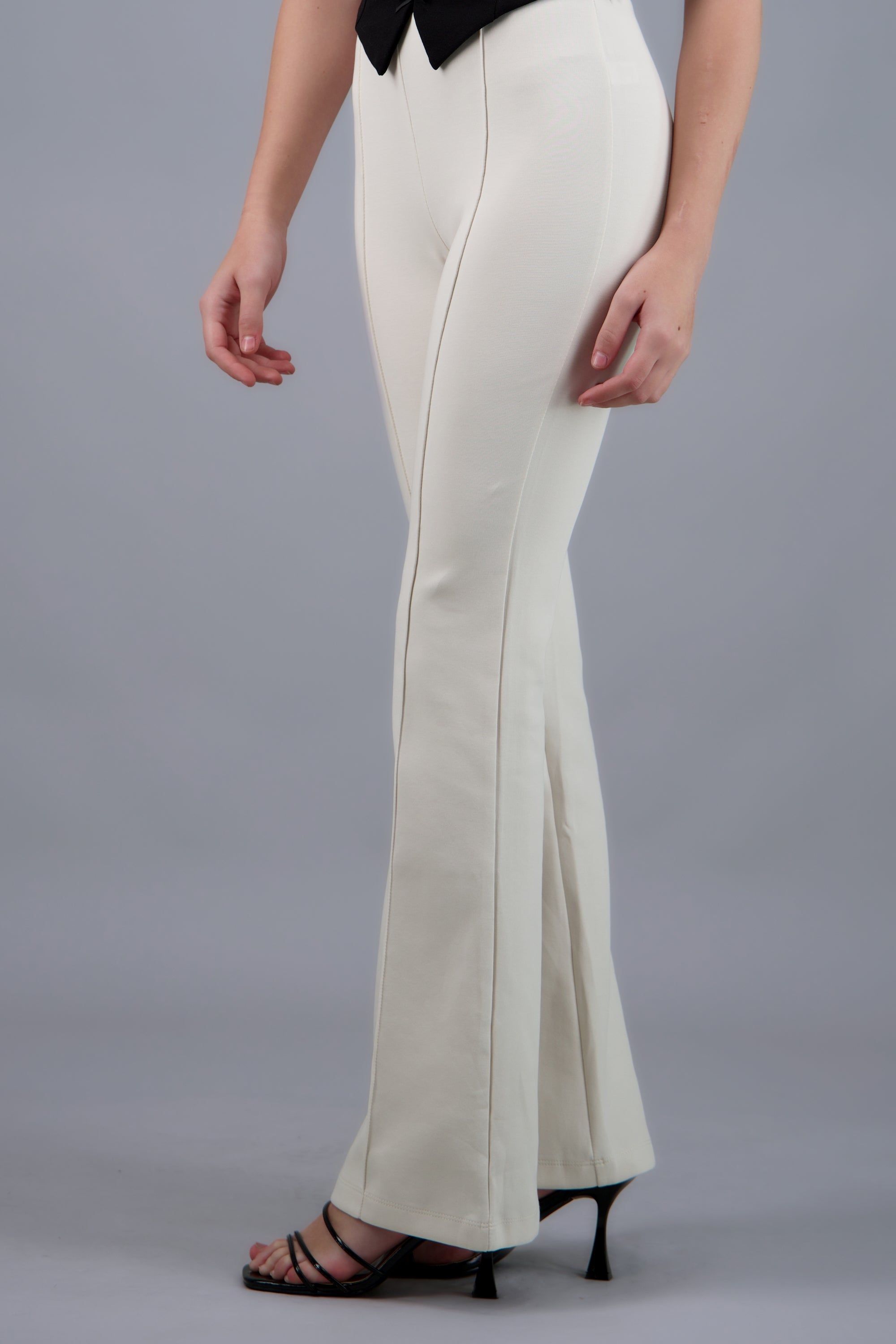 Pantalon corte flare linea BLANCO