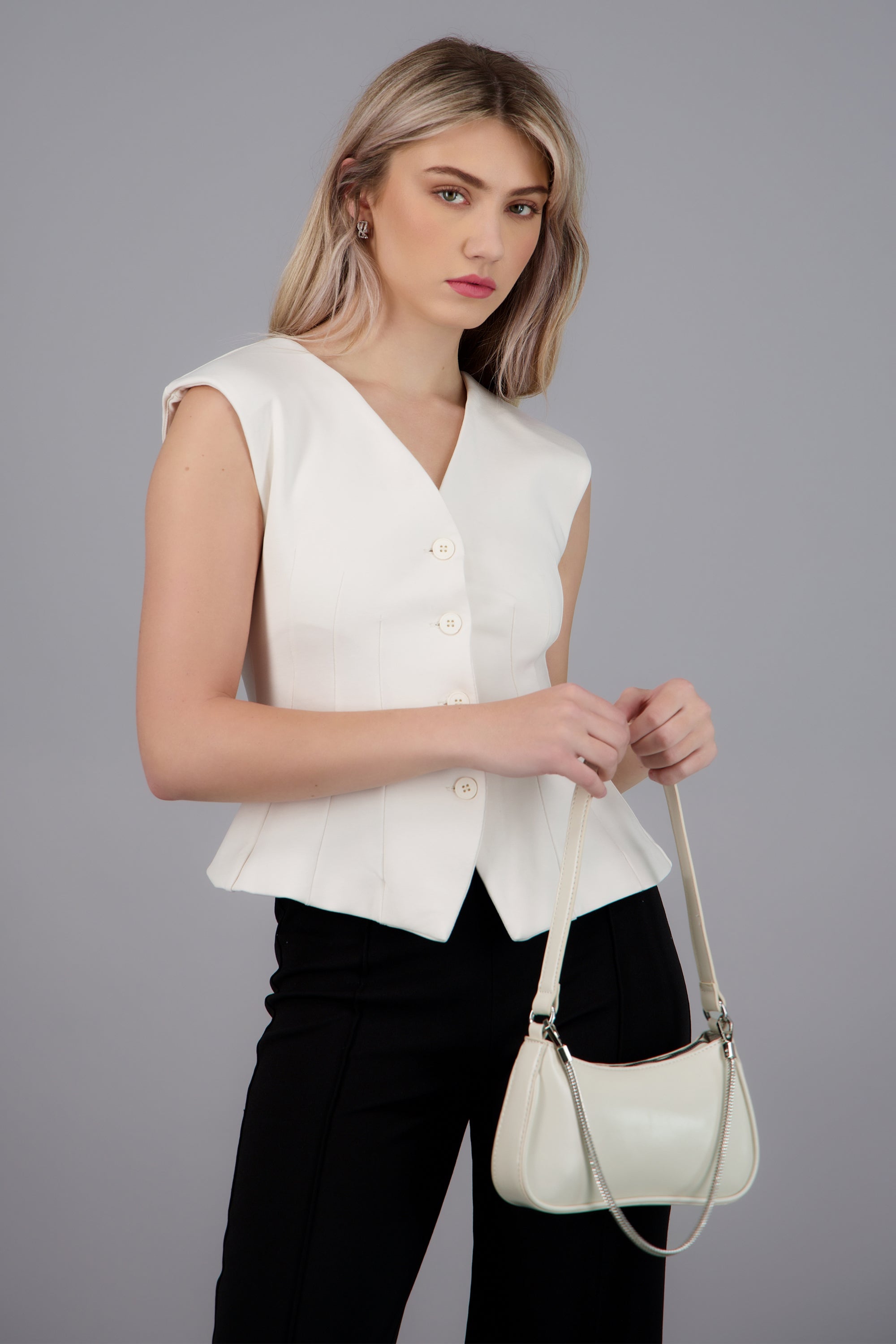 Chaleco detalle pinzas BLANCO