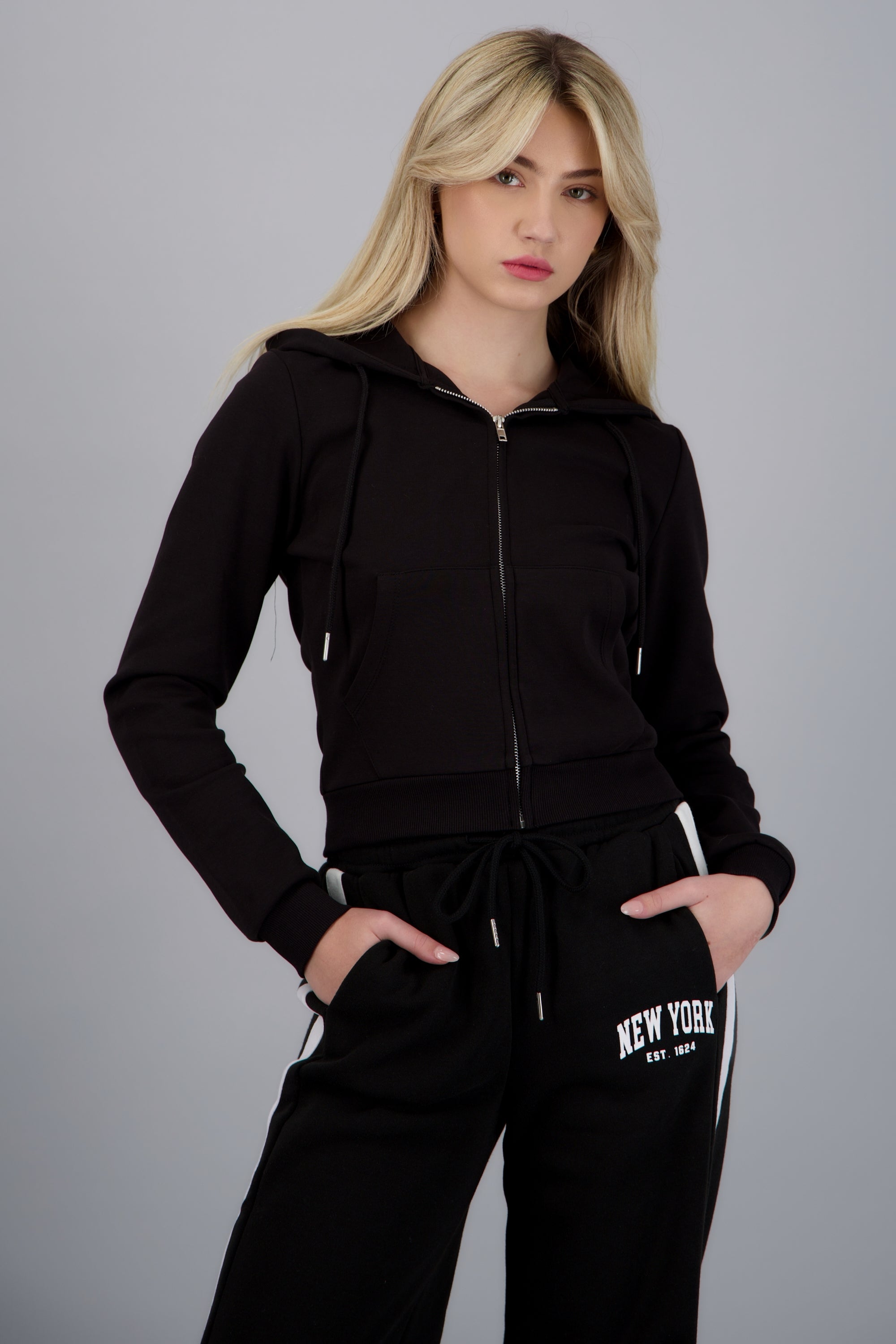 Sudadera con gorro NEGRO