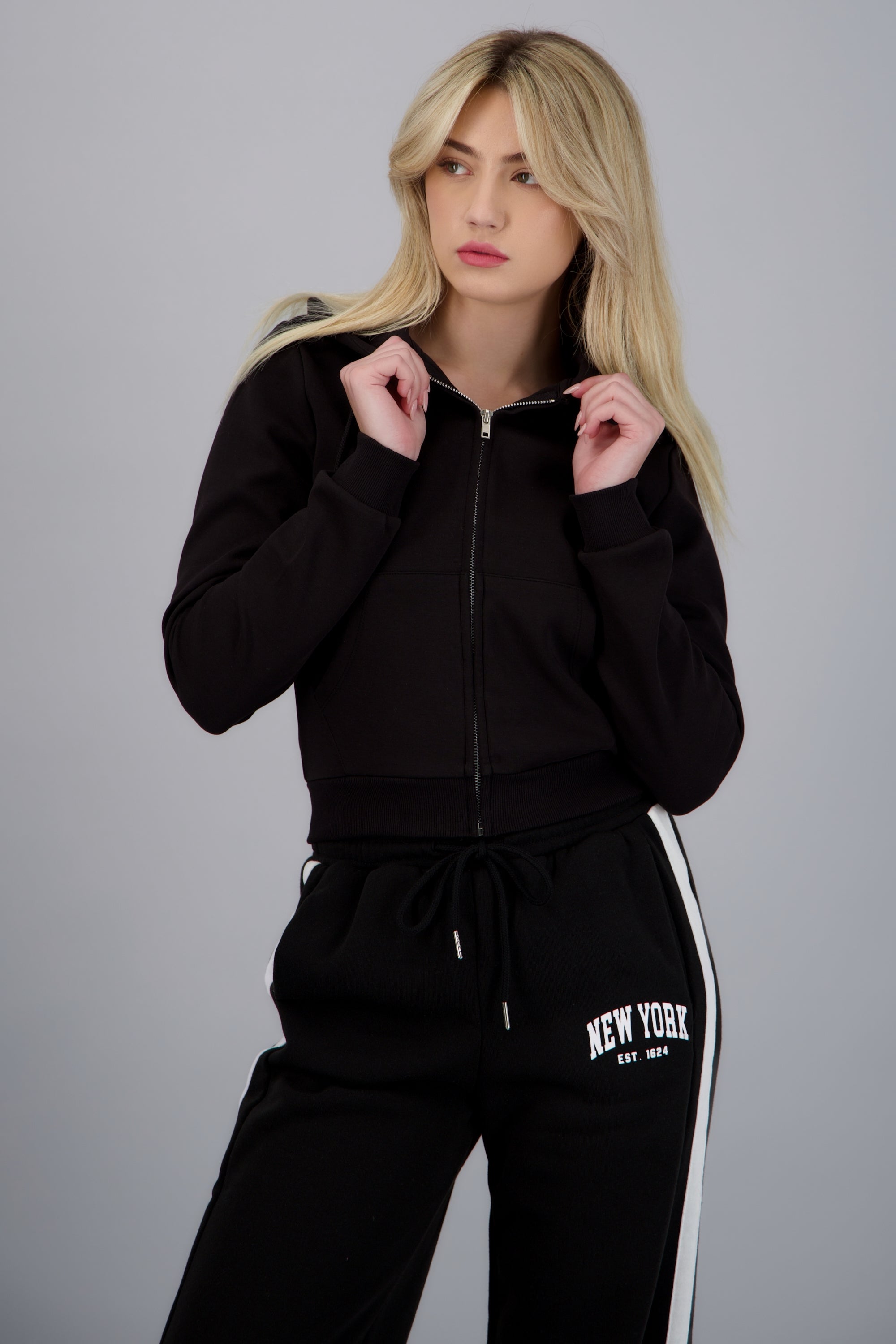Sudadera con gorro NEGRO