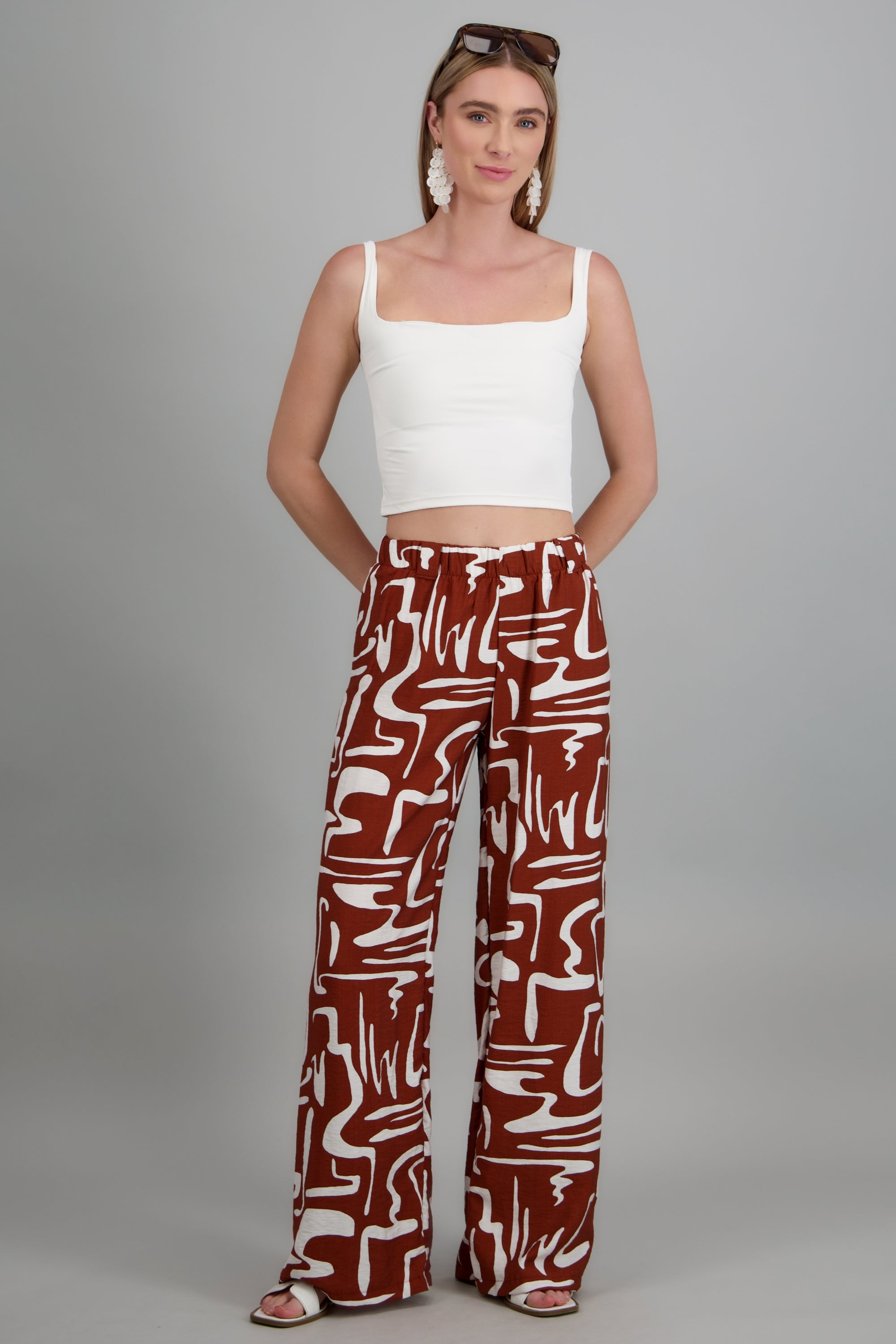 Pantalon amplio detalle cinturon CAFE COMBO