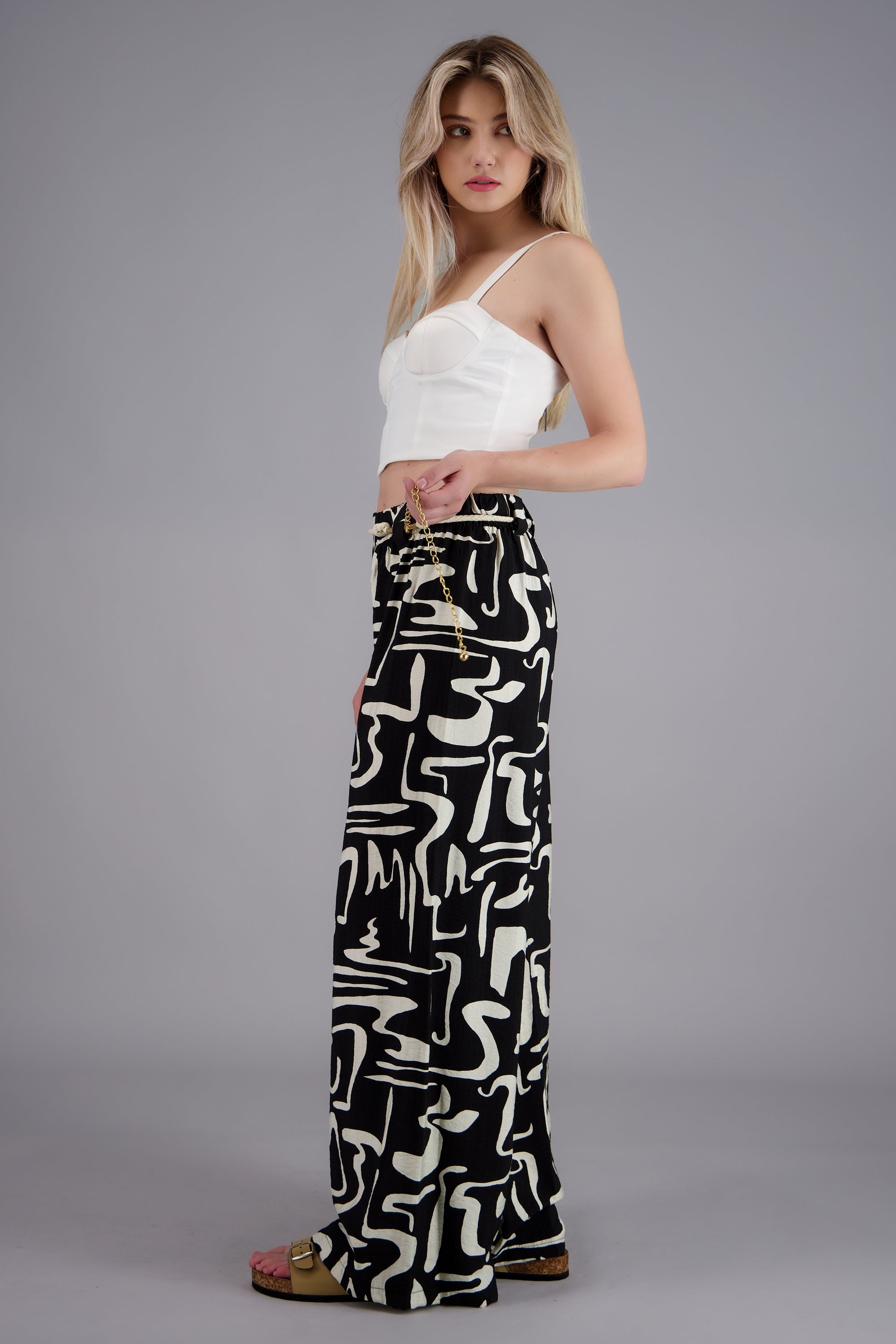 Pantalon amplio detalle cinturon NEGRO COMBO