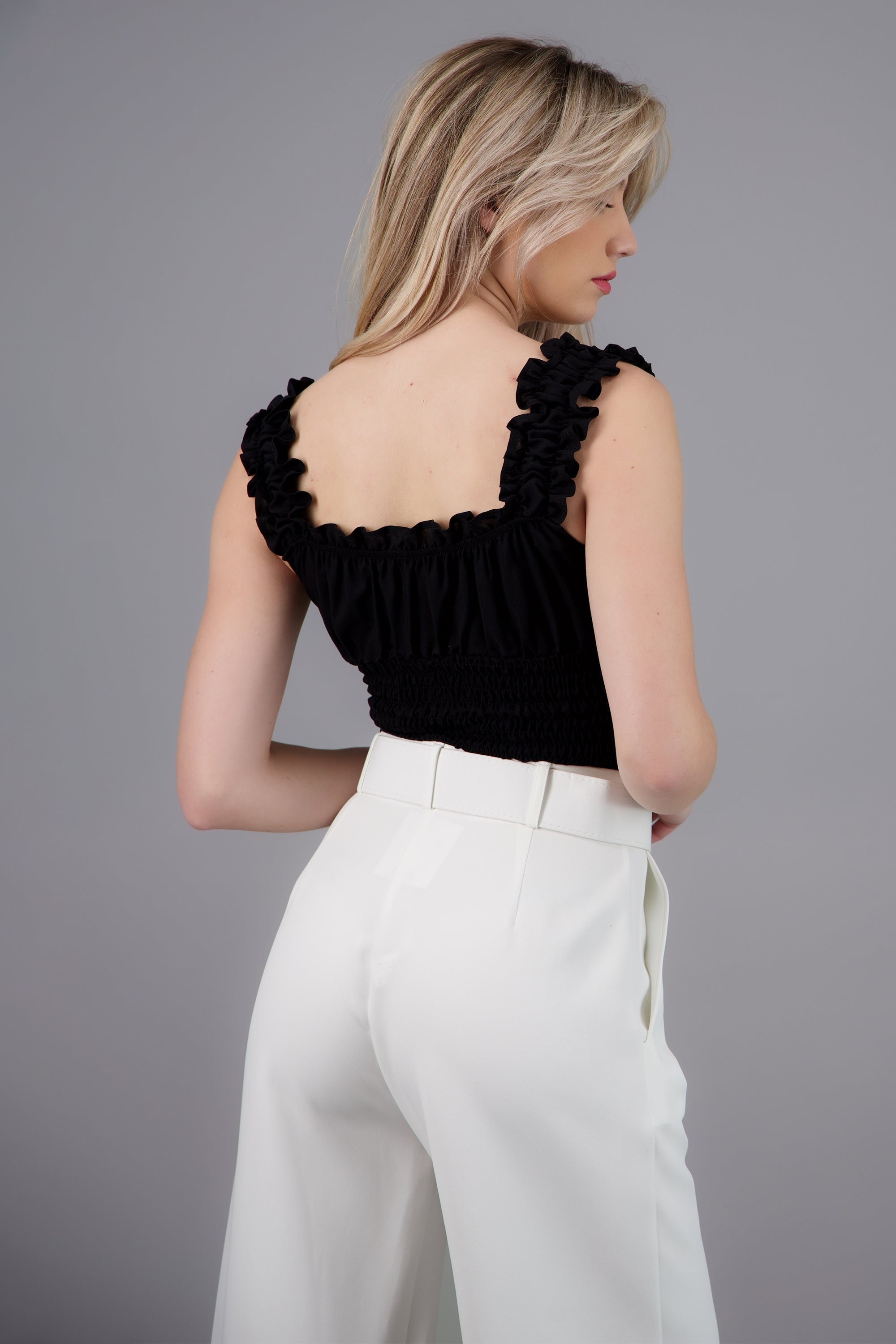 Top manga corta smock NEGRO