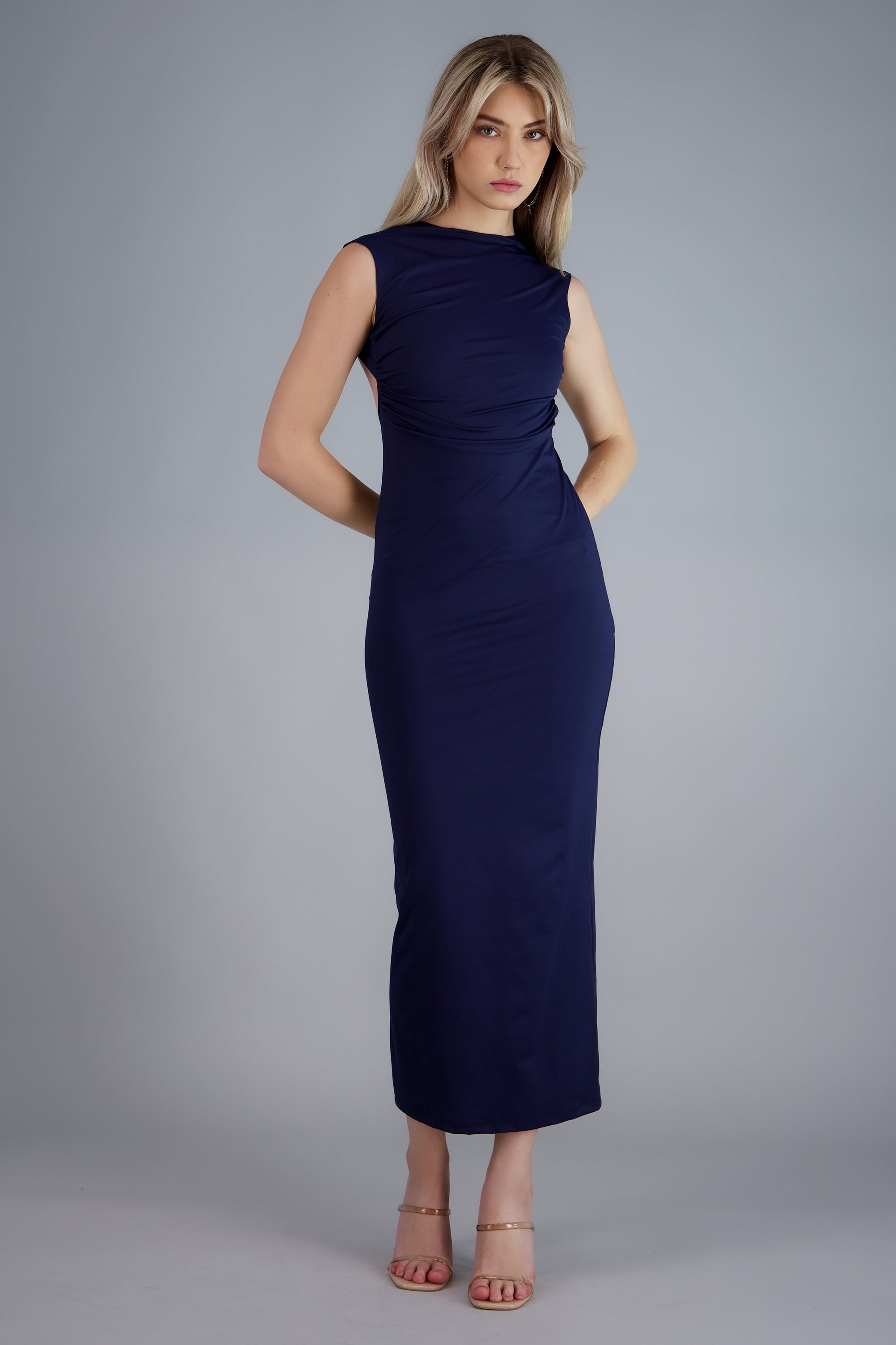 Vestido espalda descubierta detalle fruncido MARINO