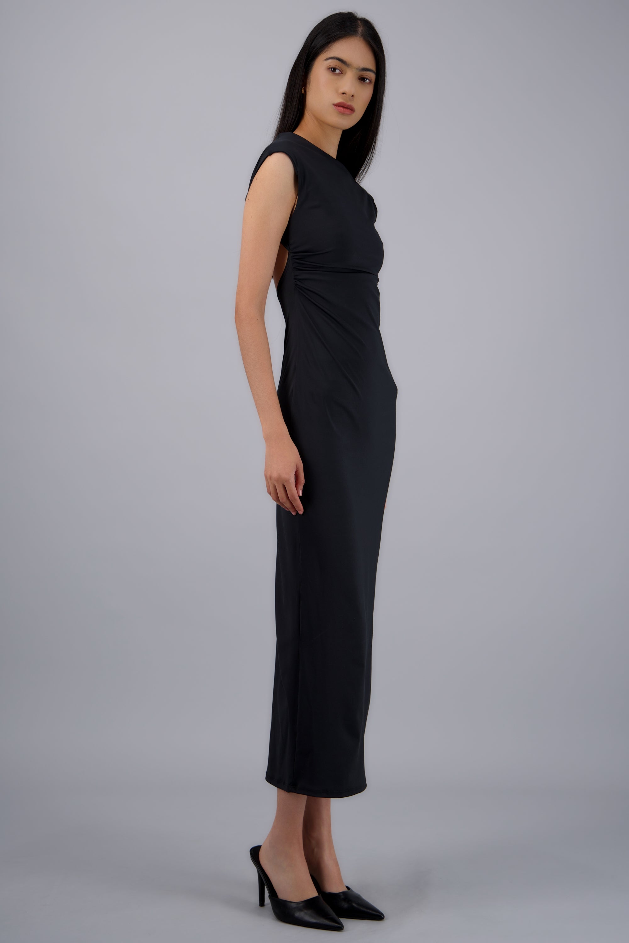 Vestido espalda descubierta detalle fruncido NEGRO