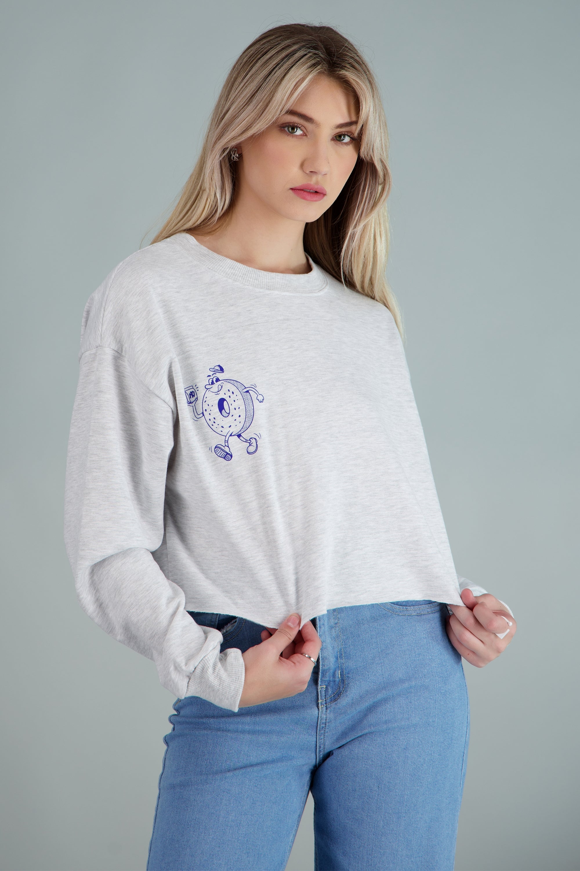 Sudadera crop estampado bagel GRIS CLARO