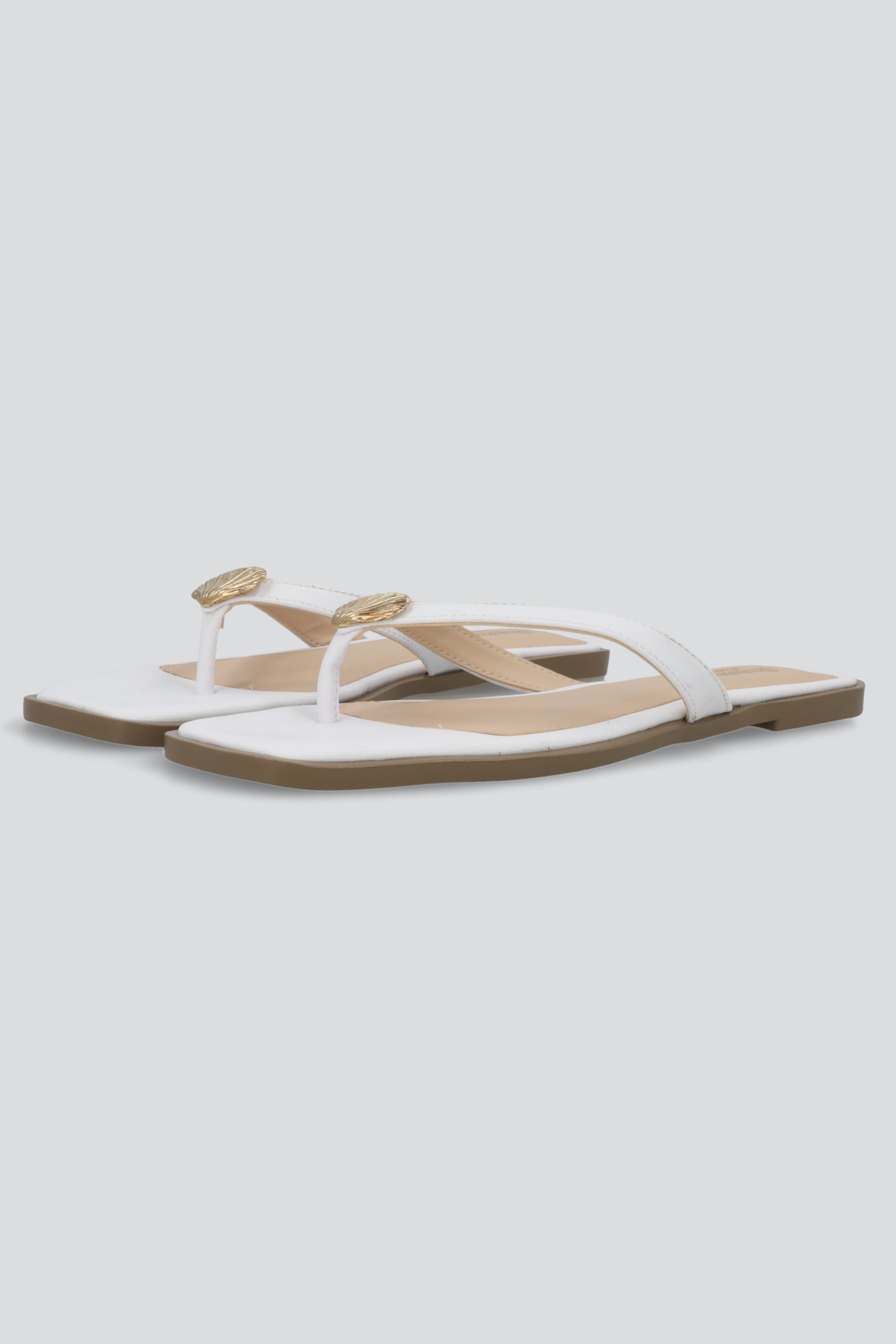 SANDALIA PATA DE GALLO CONCHA BLANCO