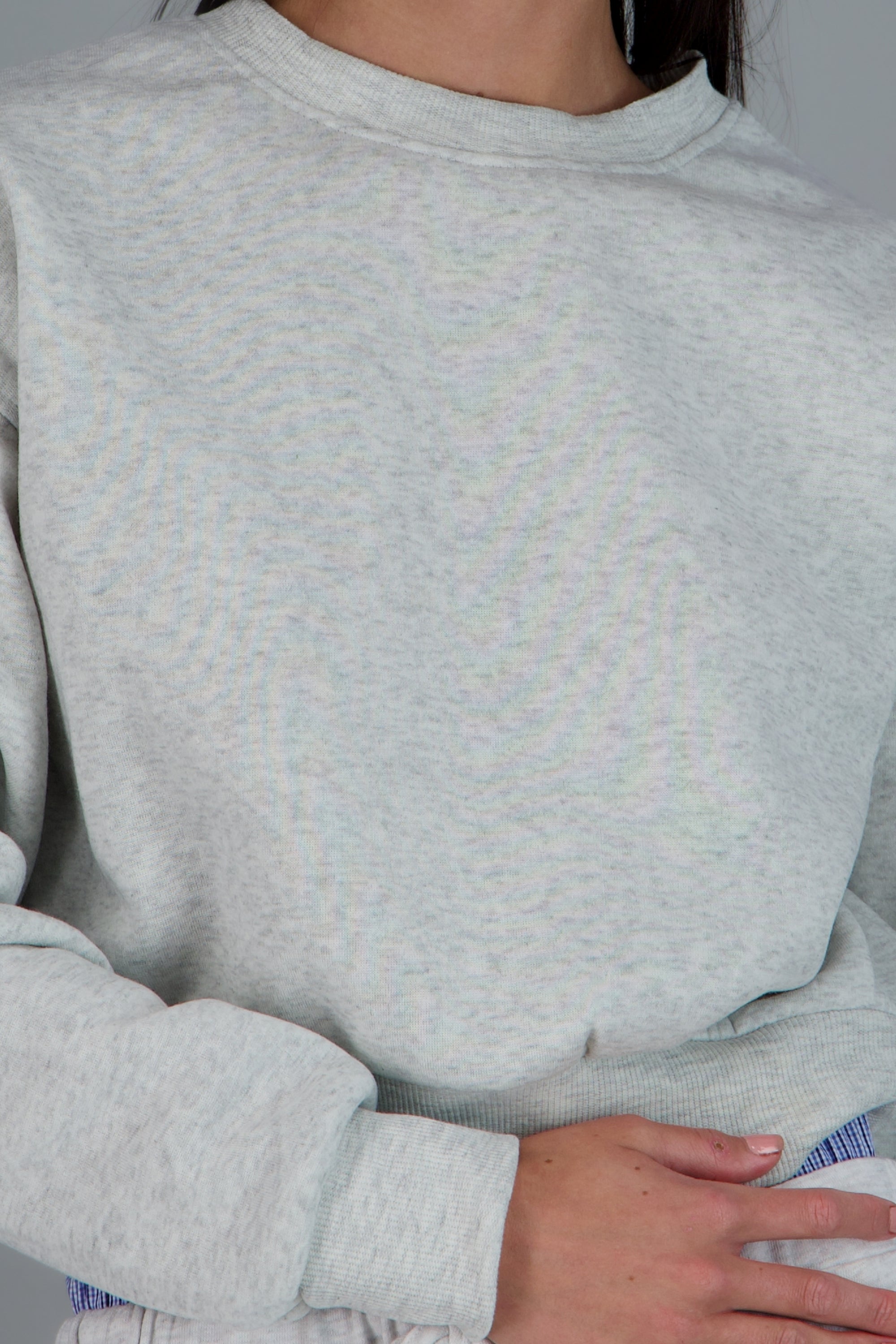 Sudadera crop GRIS CLARO