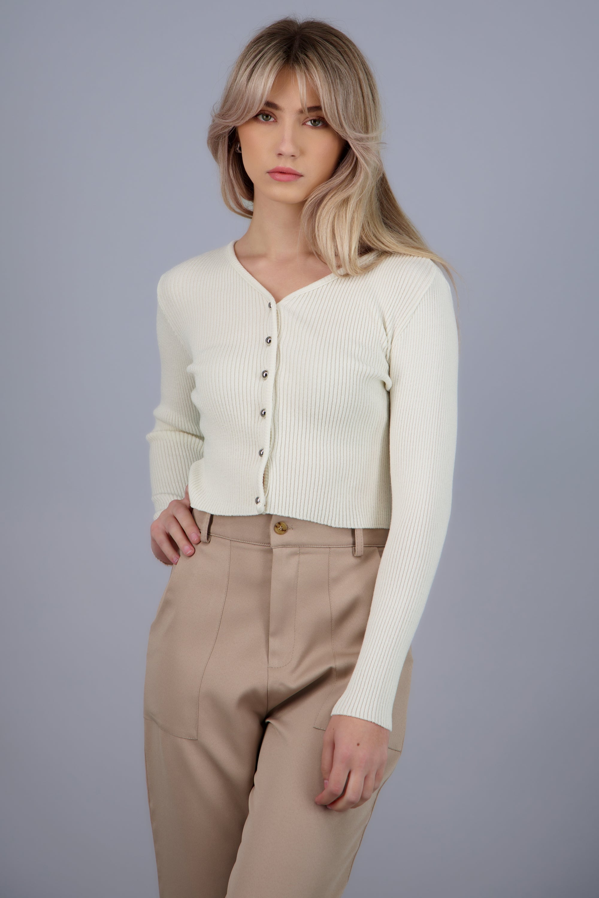 Cardigan ligero detalle botones HUESO