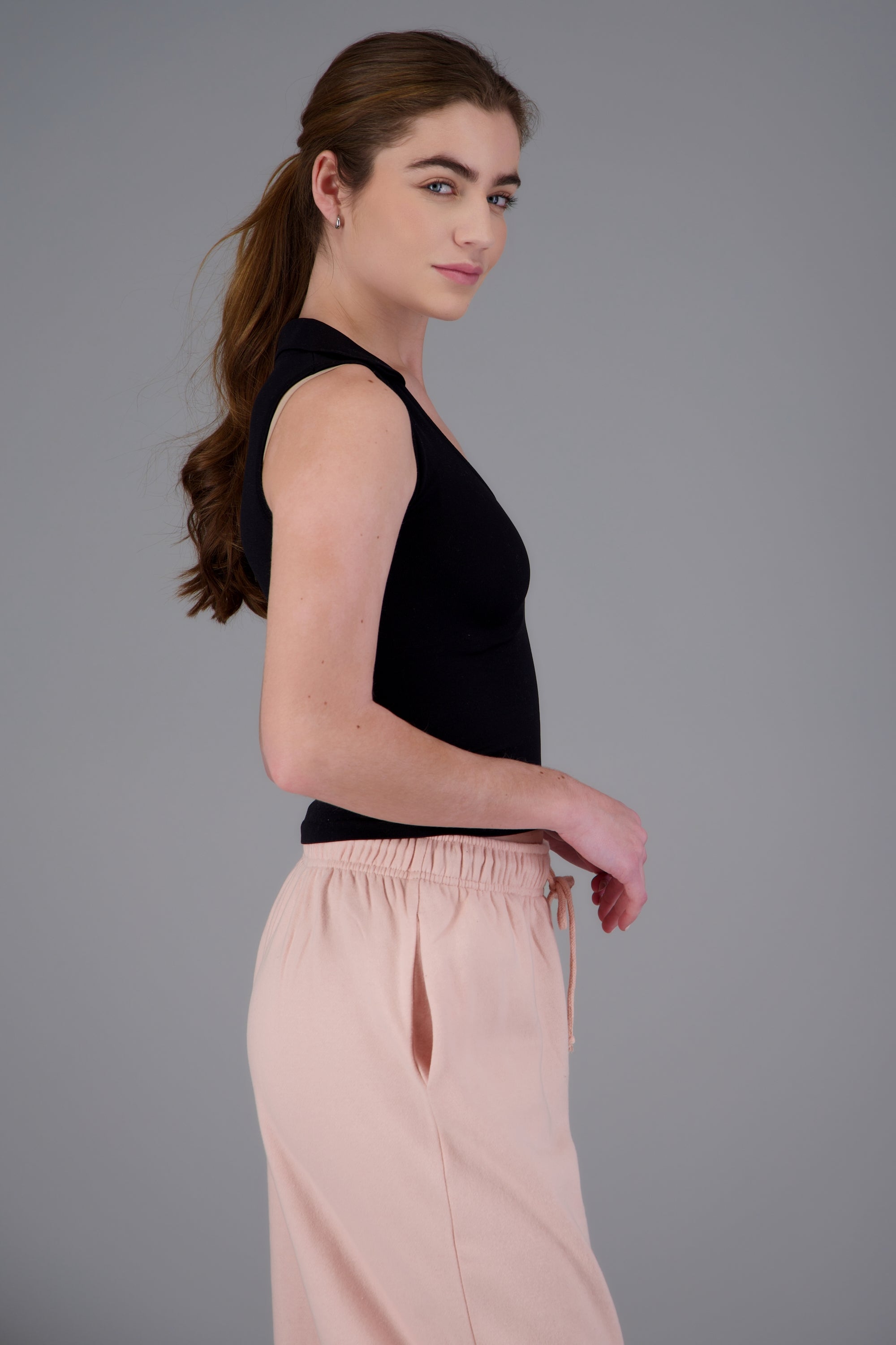 tank top escote v básico liso NEGRO