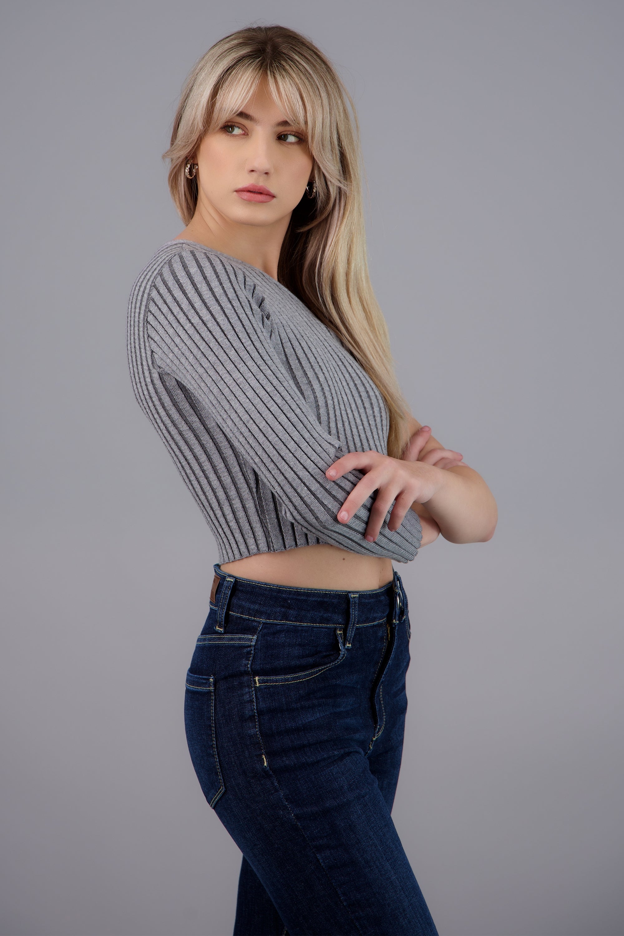 Top asimetrico acanalado GRIS