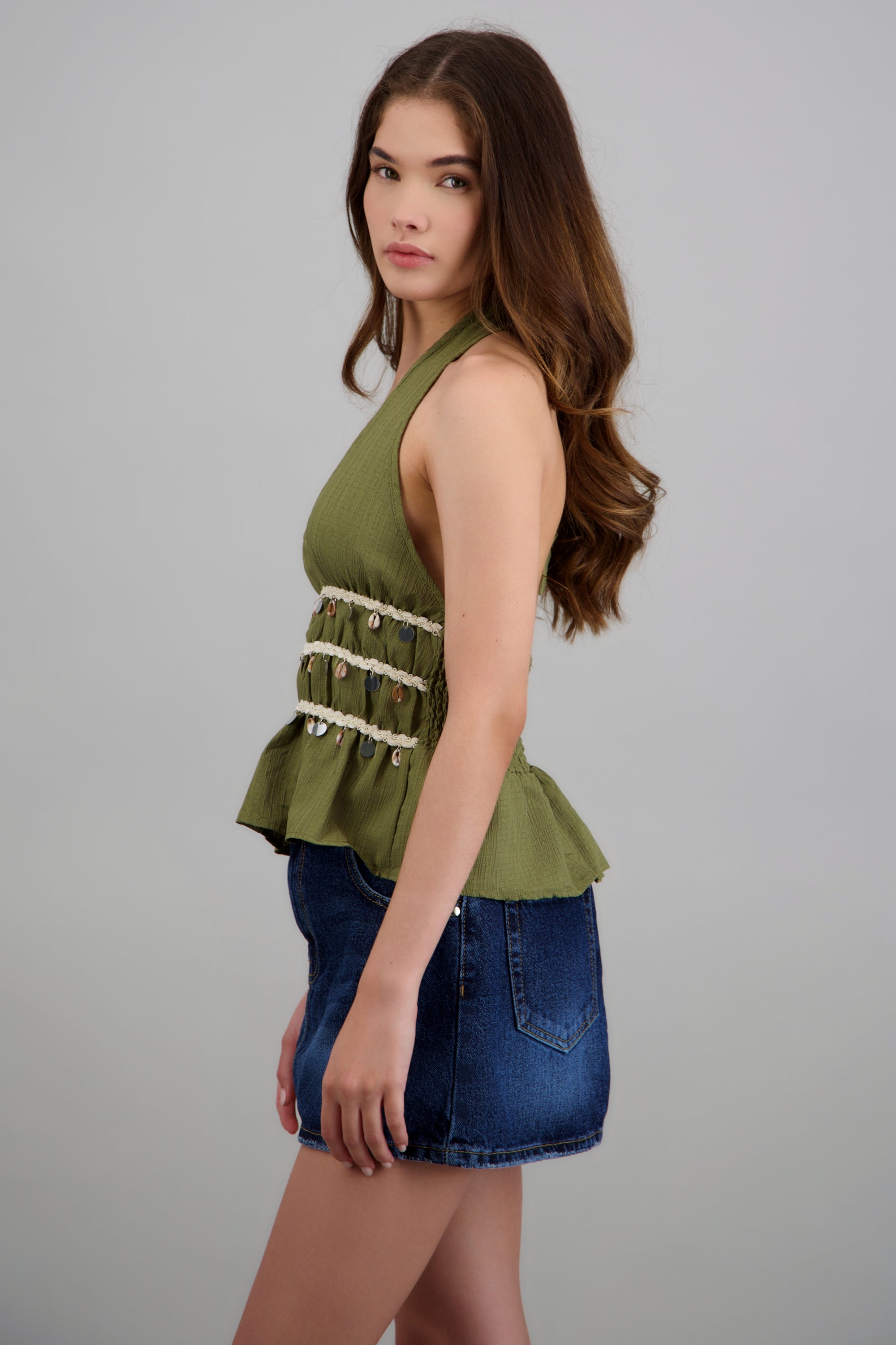 Blusa halter detalle conchas OLIVO