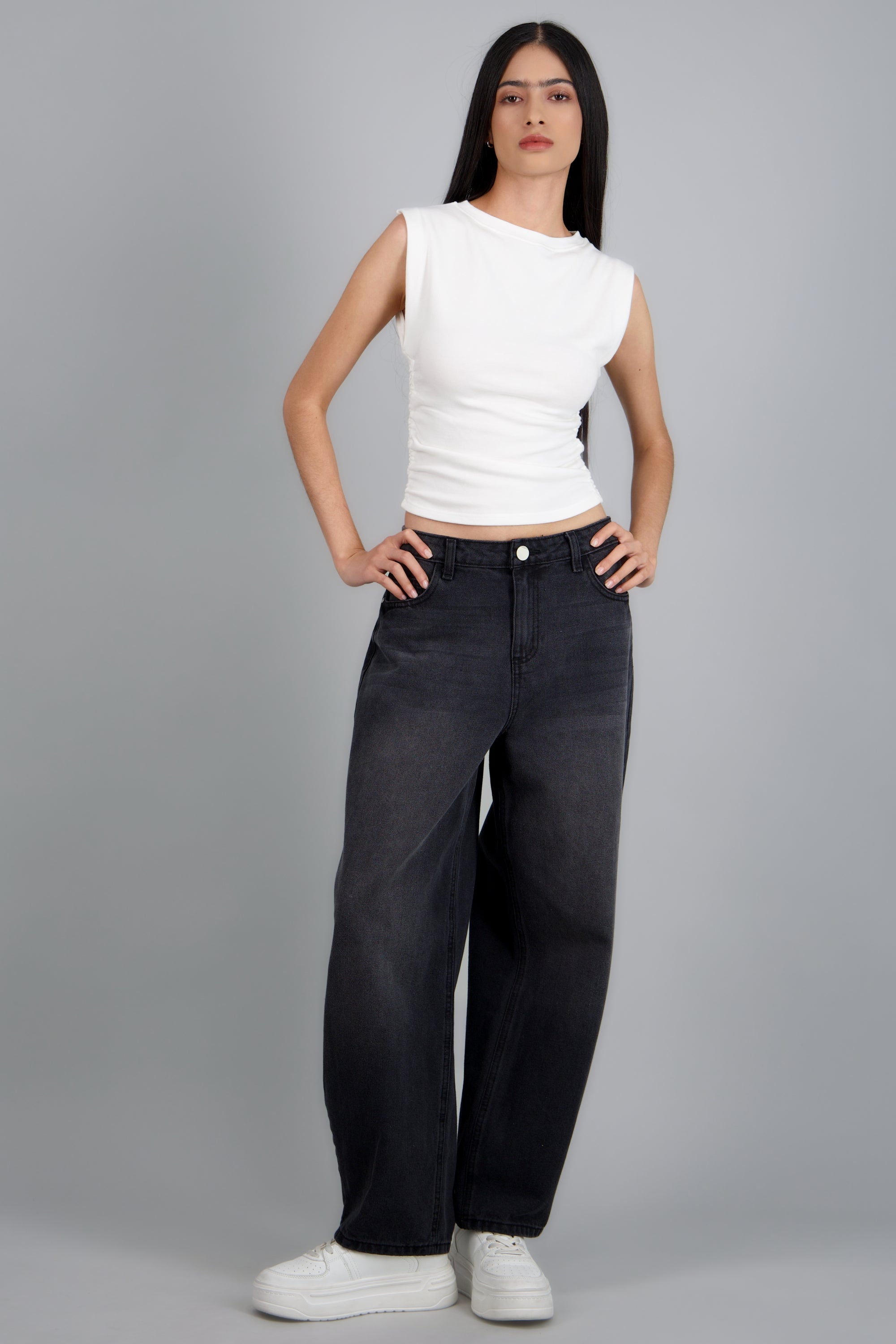 Jeans barrel obscuros GRIS