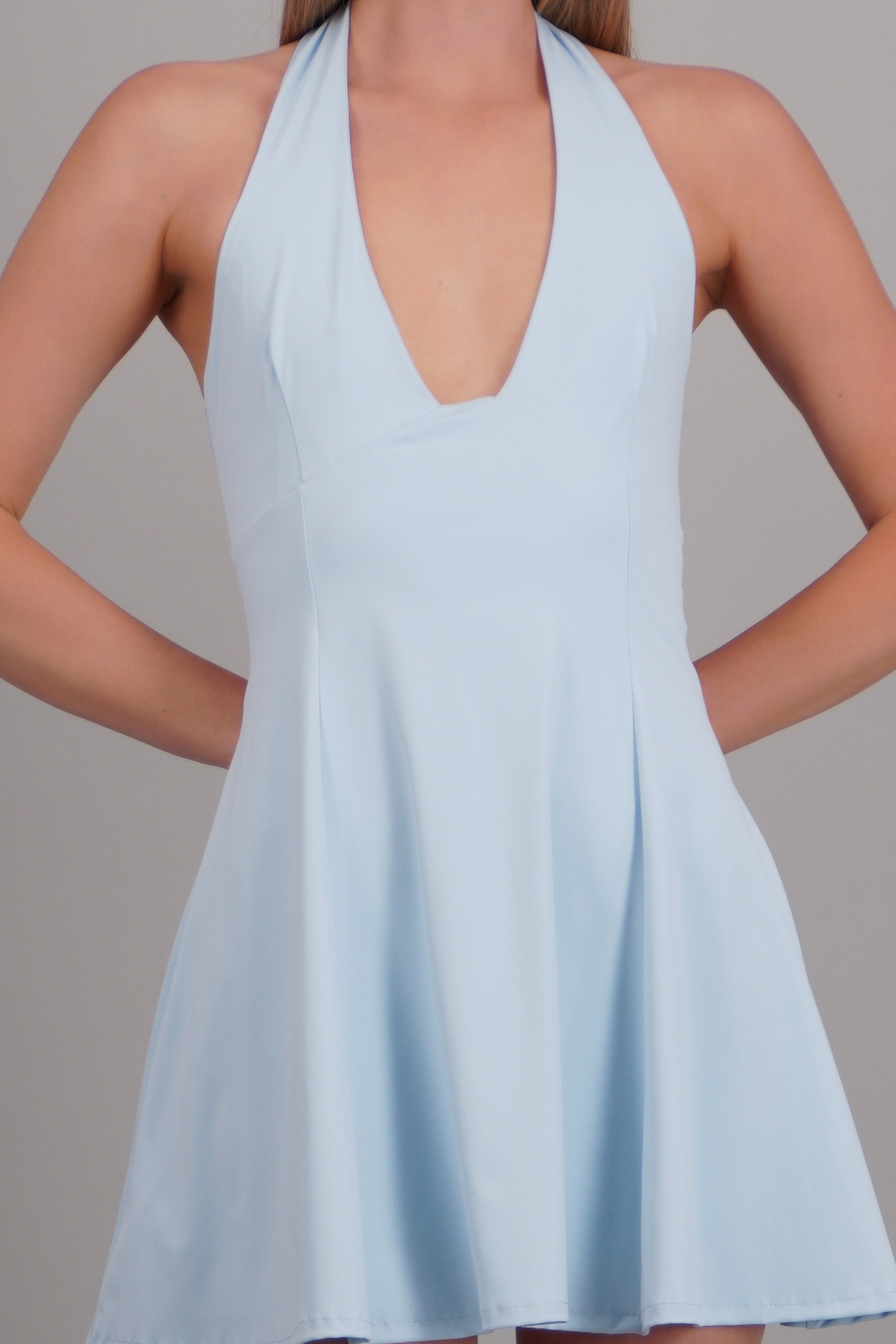 Vestido mini halter AZUL PASTEL