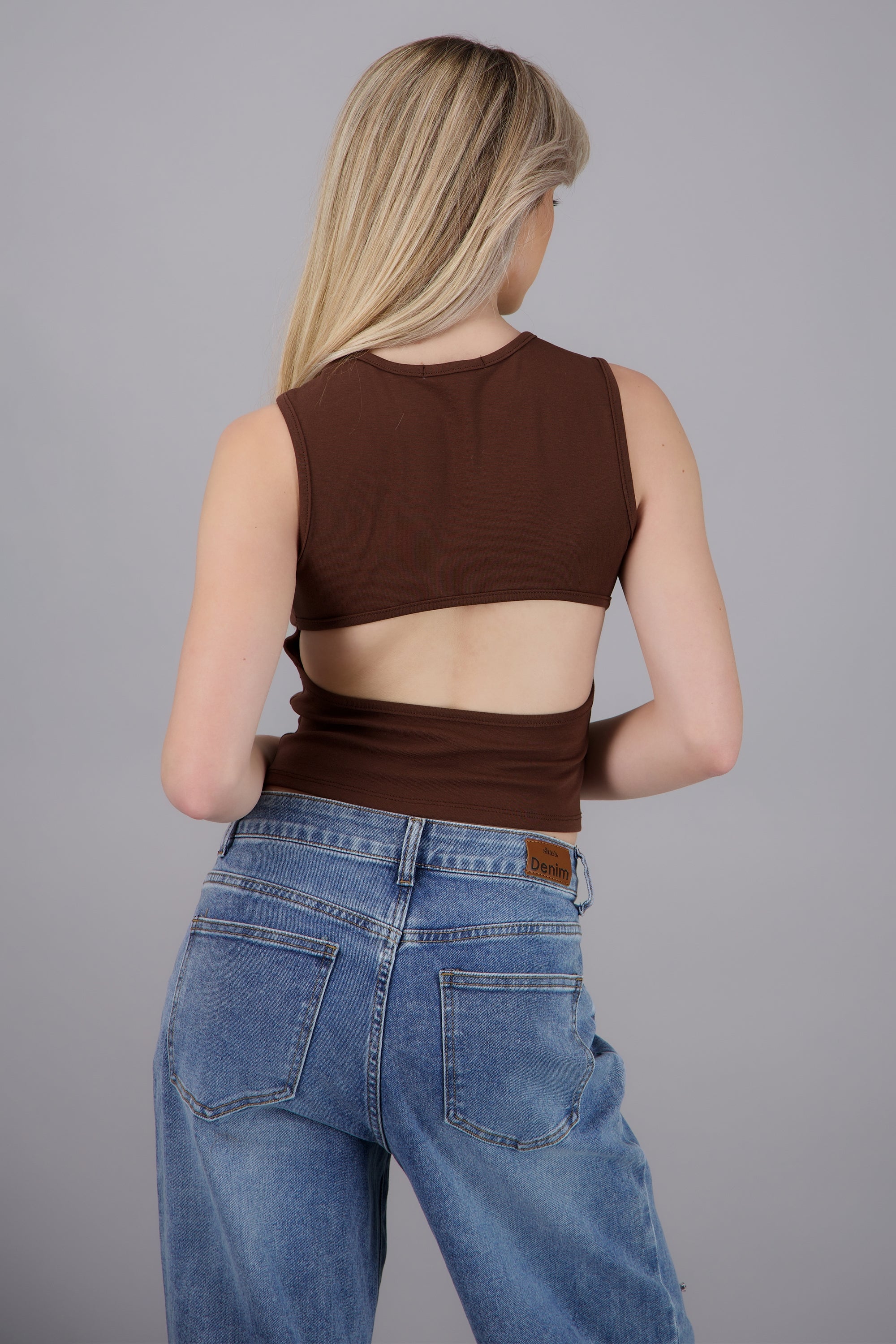 Top sin mangas rib detalle escote en espalda CHOCOLATE