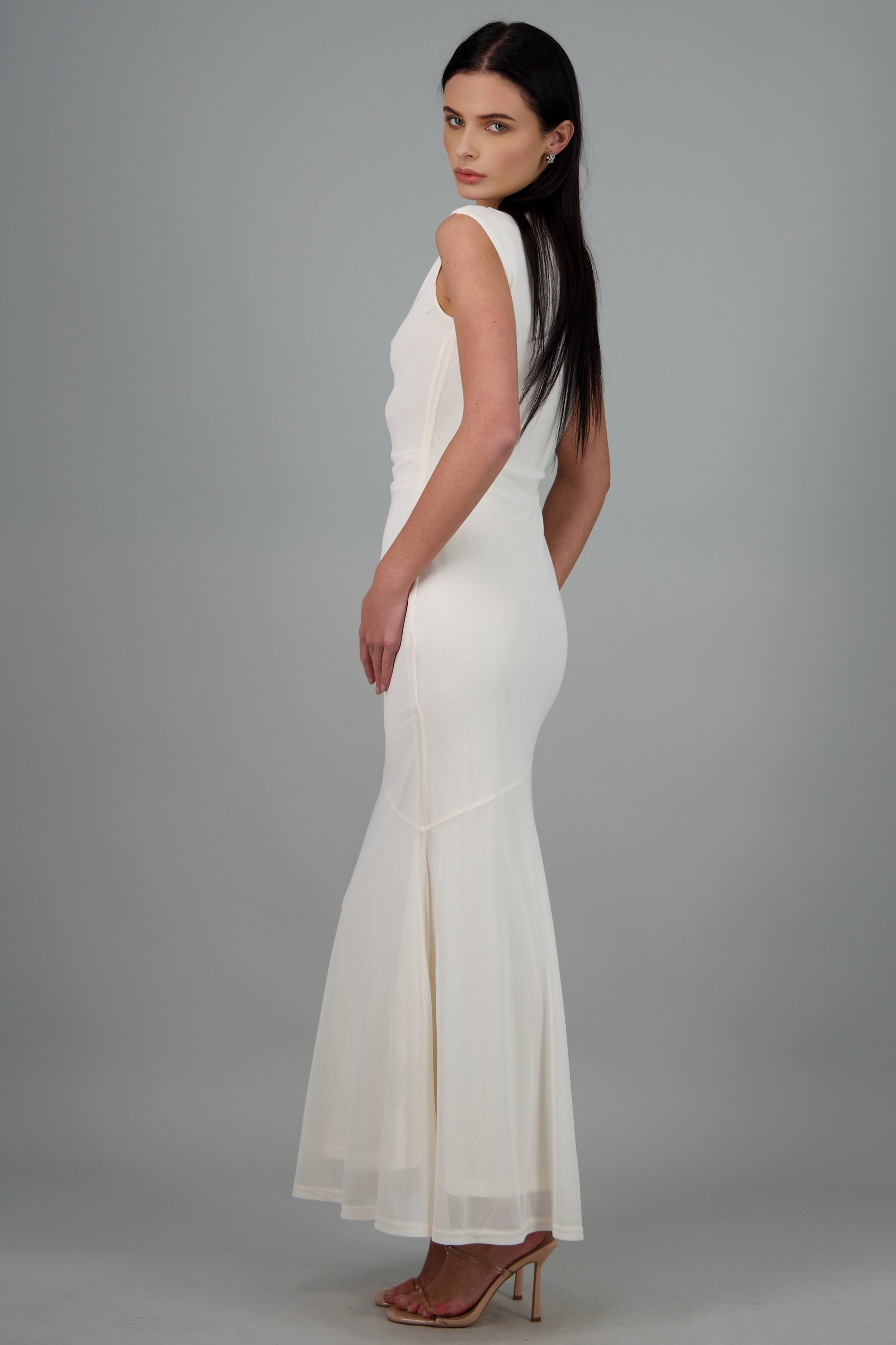 Vestido midi detalle hombro estrella HUESO