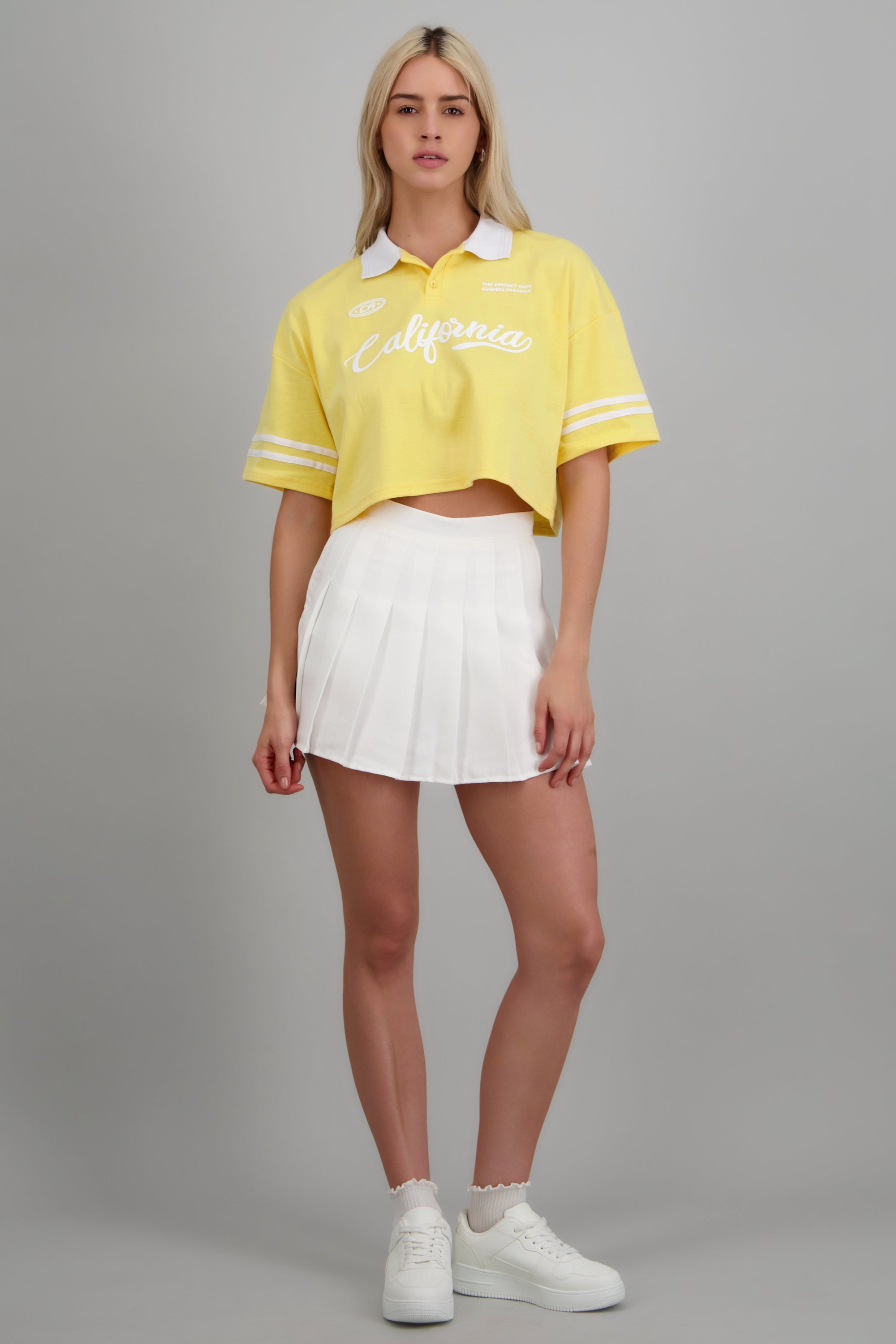 Polo boxy contraste California AMARILLO PASTEL