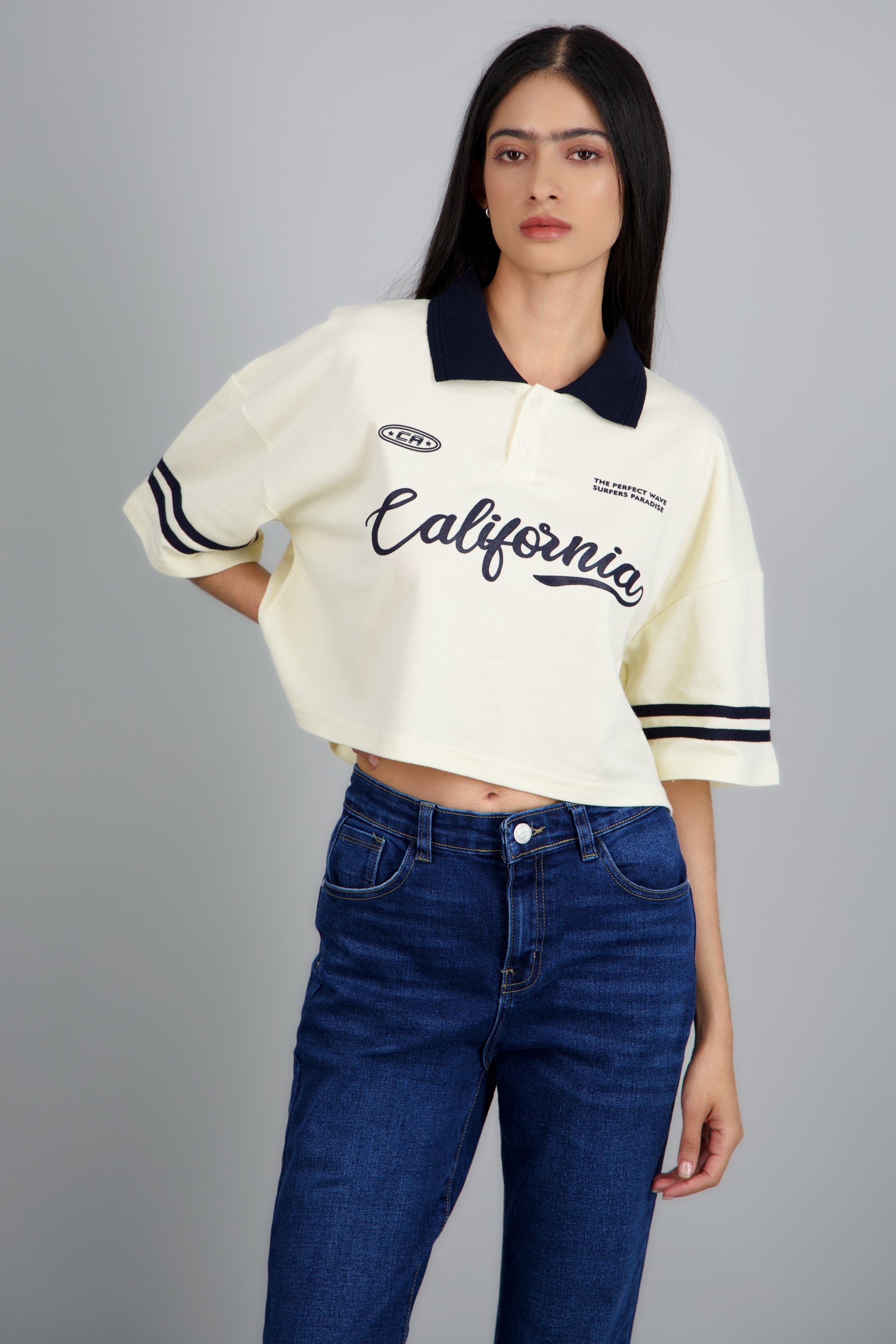 Polo boxy contraste California HUESO COMBO