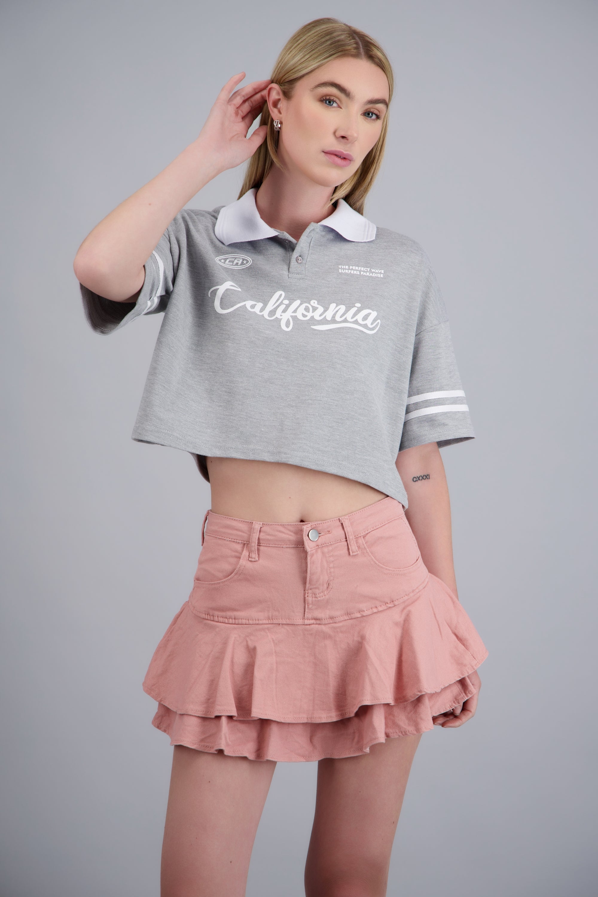 Polo boxy contraste California GRIS COMBO
