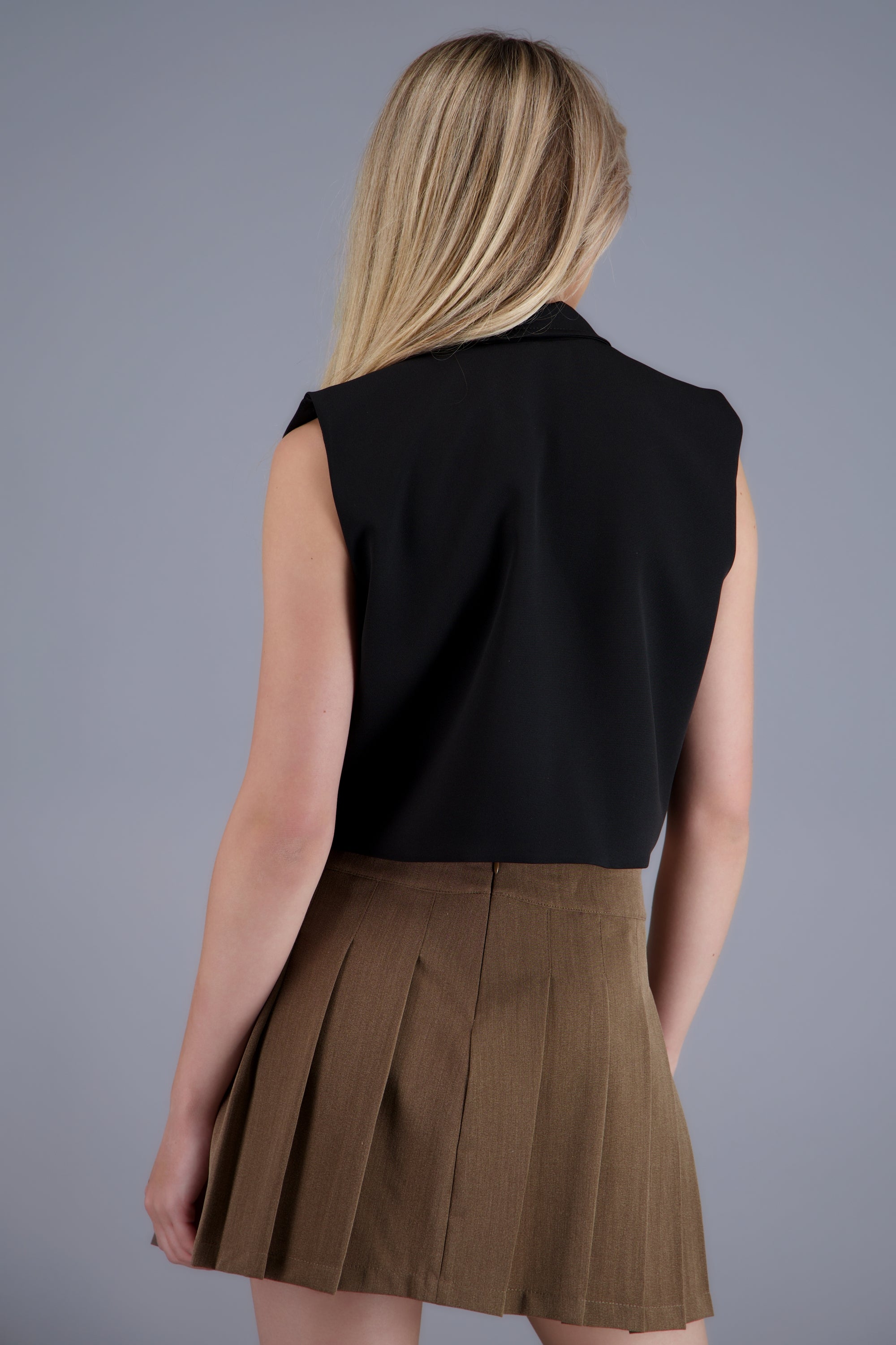 Chaleco sastreado crop detalle vistas NEGRO