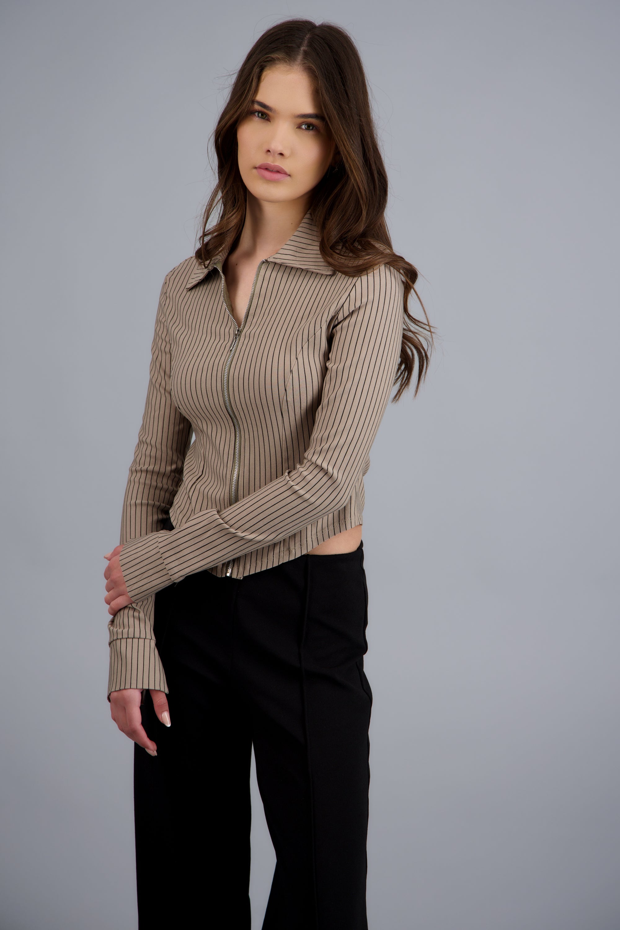 Blusa de rayas manga larga detalle cierre BEIGE