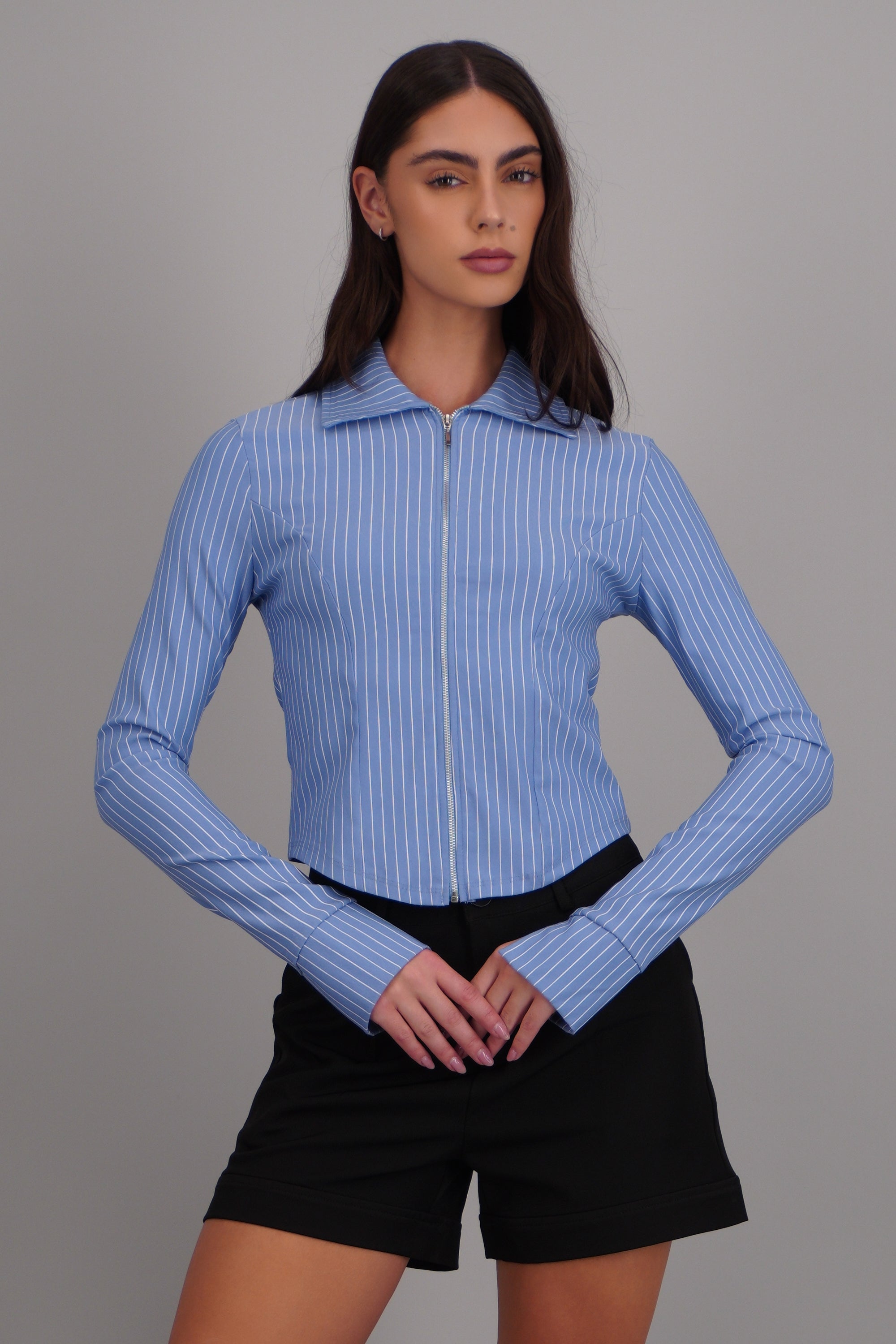 Blusa de rayas manga larga detalle cierre AZUL PASTEL