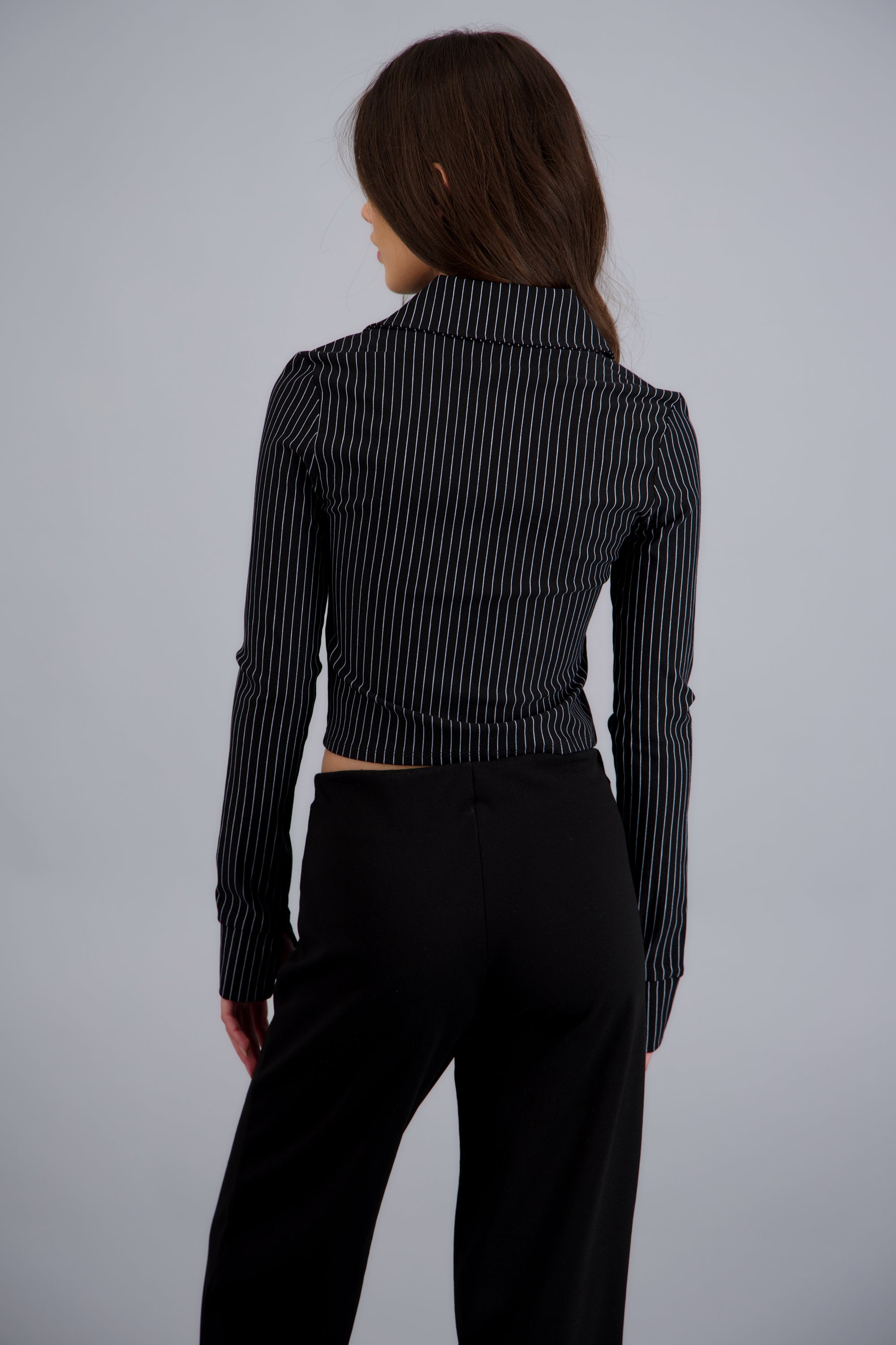 Blusa de rayas manga larga detalle cierre NEGRO