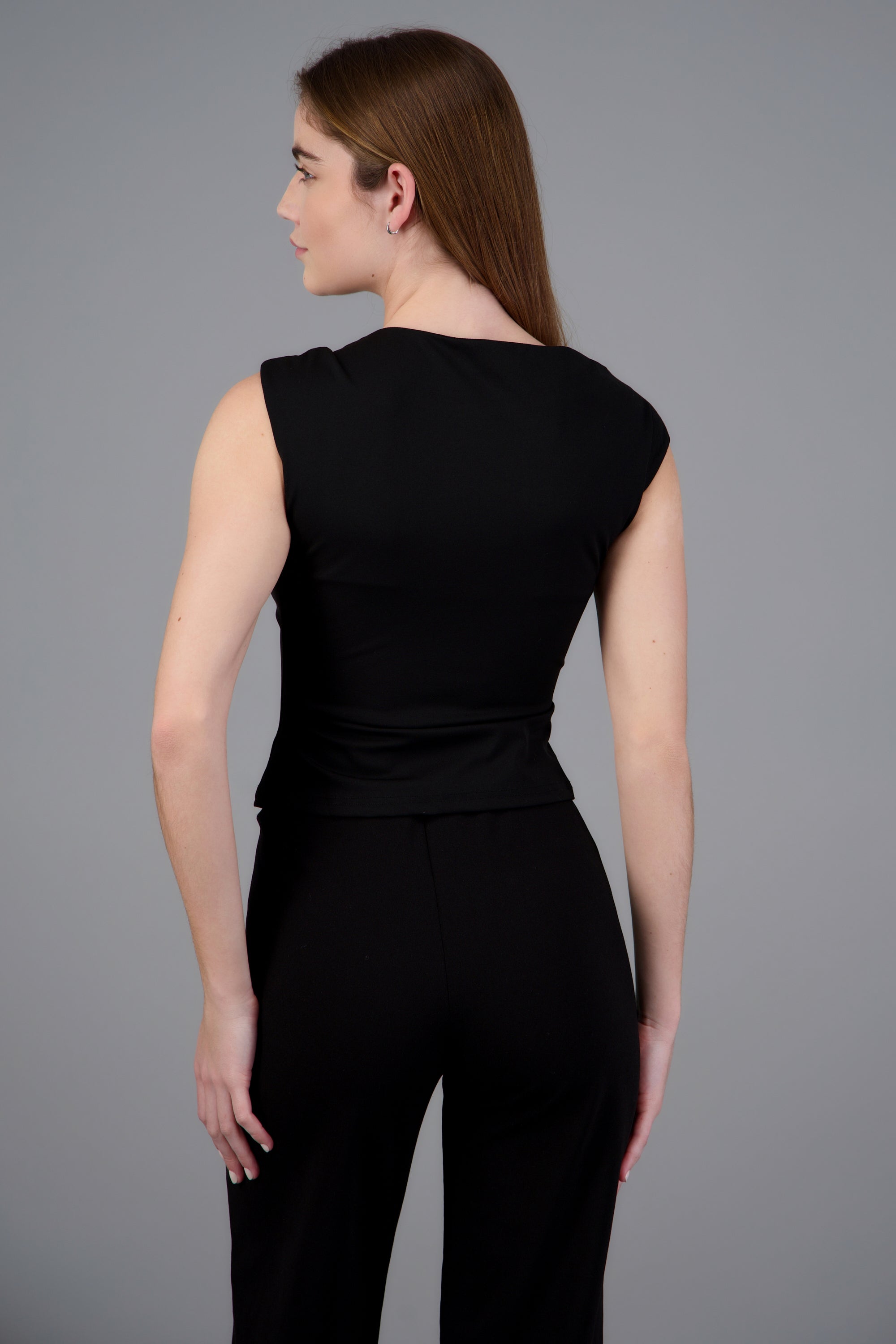 Top asimétrico detalle hombro NEGRO